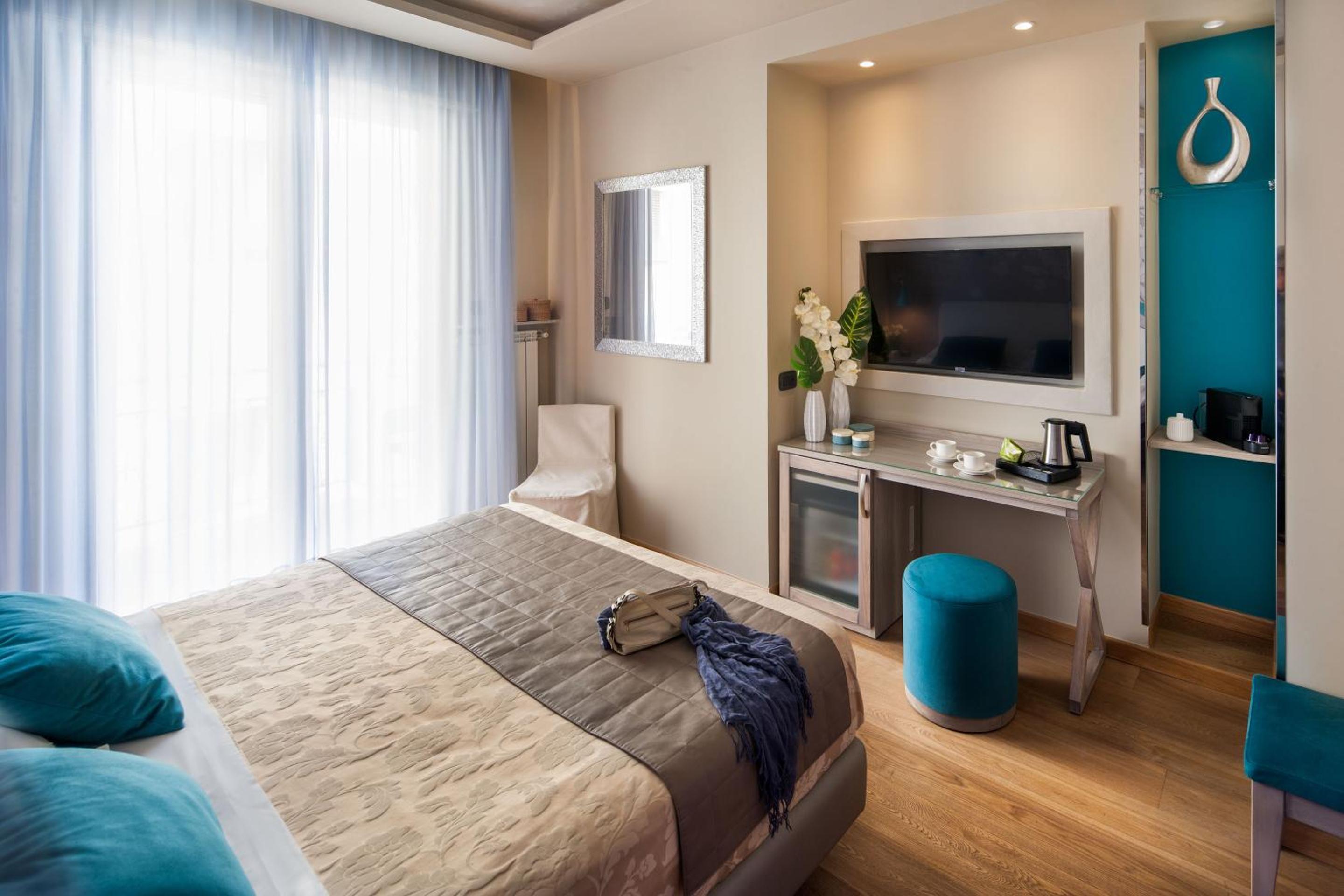 Economy Double Room - Photo 12