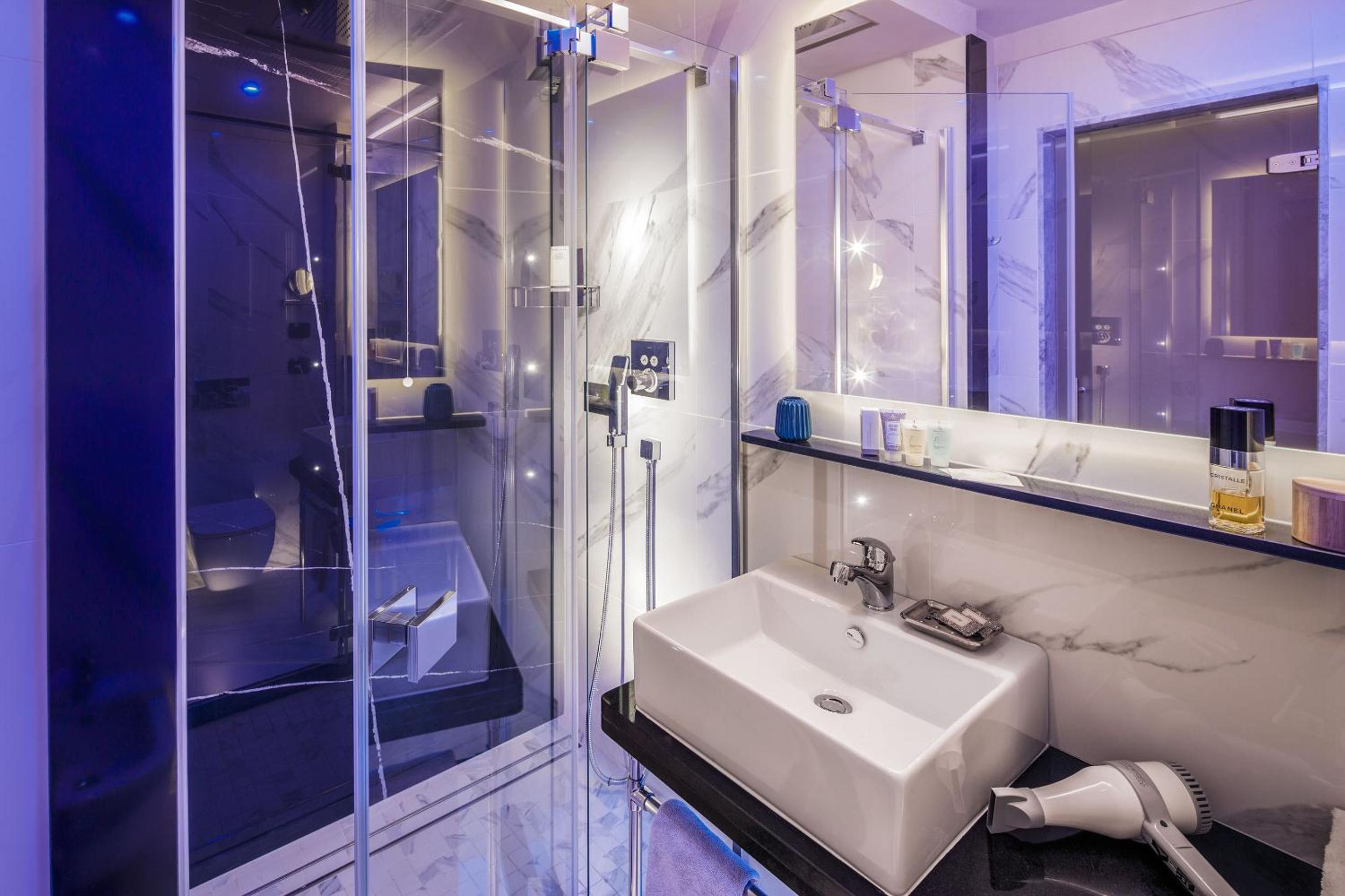 Deluxe Triple Room - Photo 14