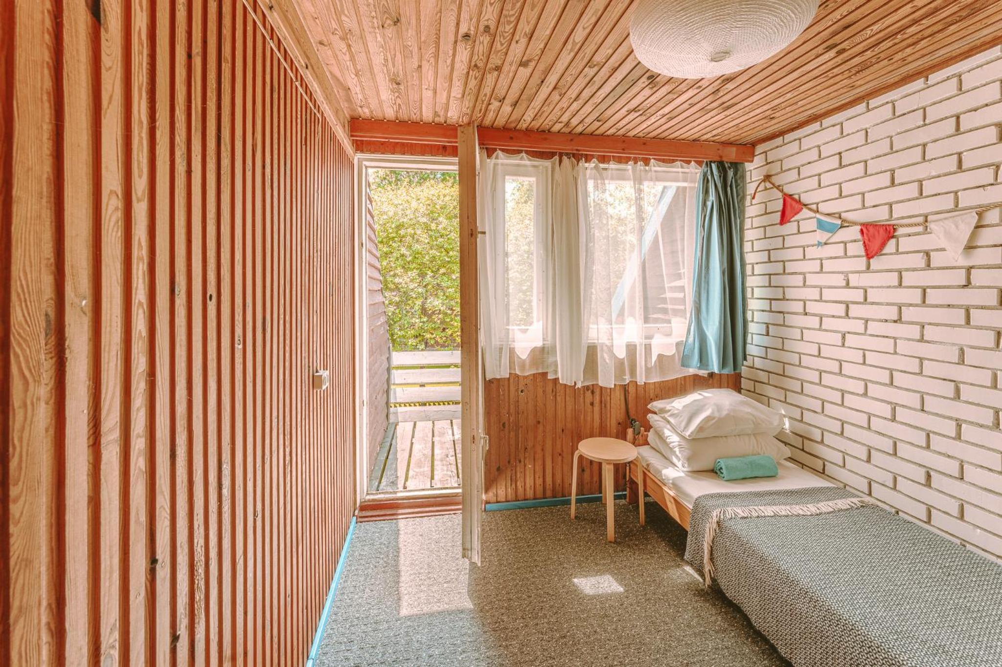 Twin Room with Balcony - Photo 4