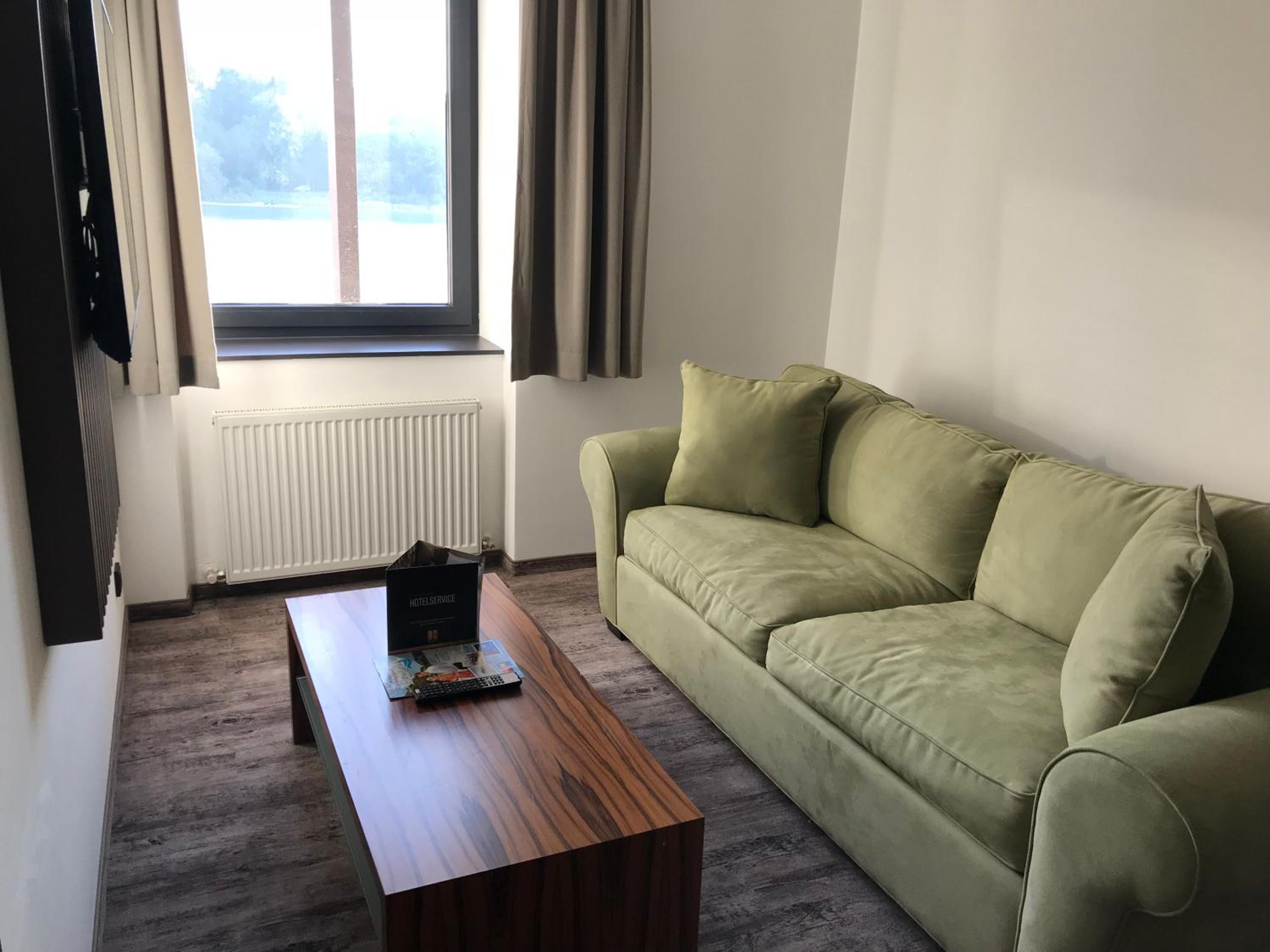 One-Bedroom Apartment - Photo 3