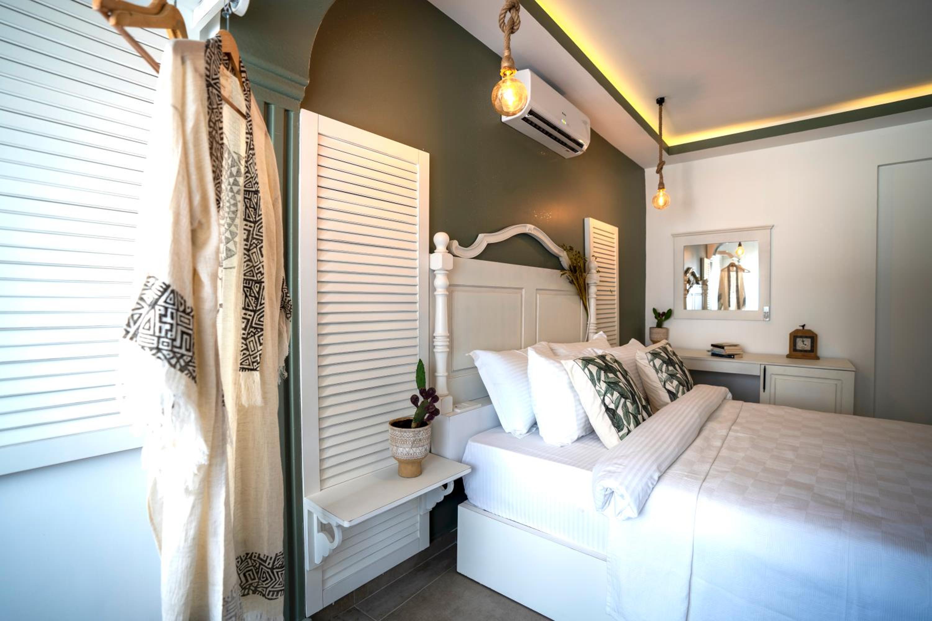 Queen Room with Spa Bath - Photo 6