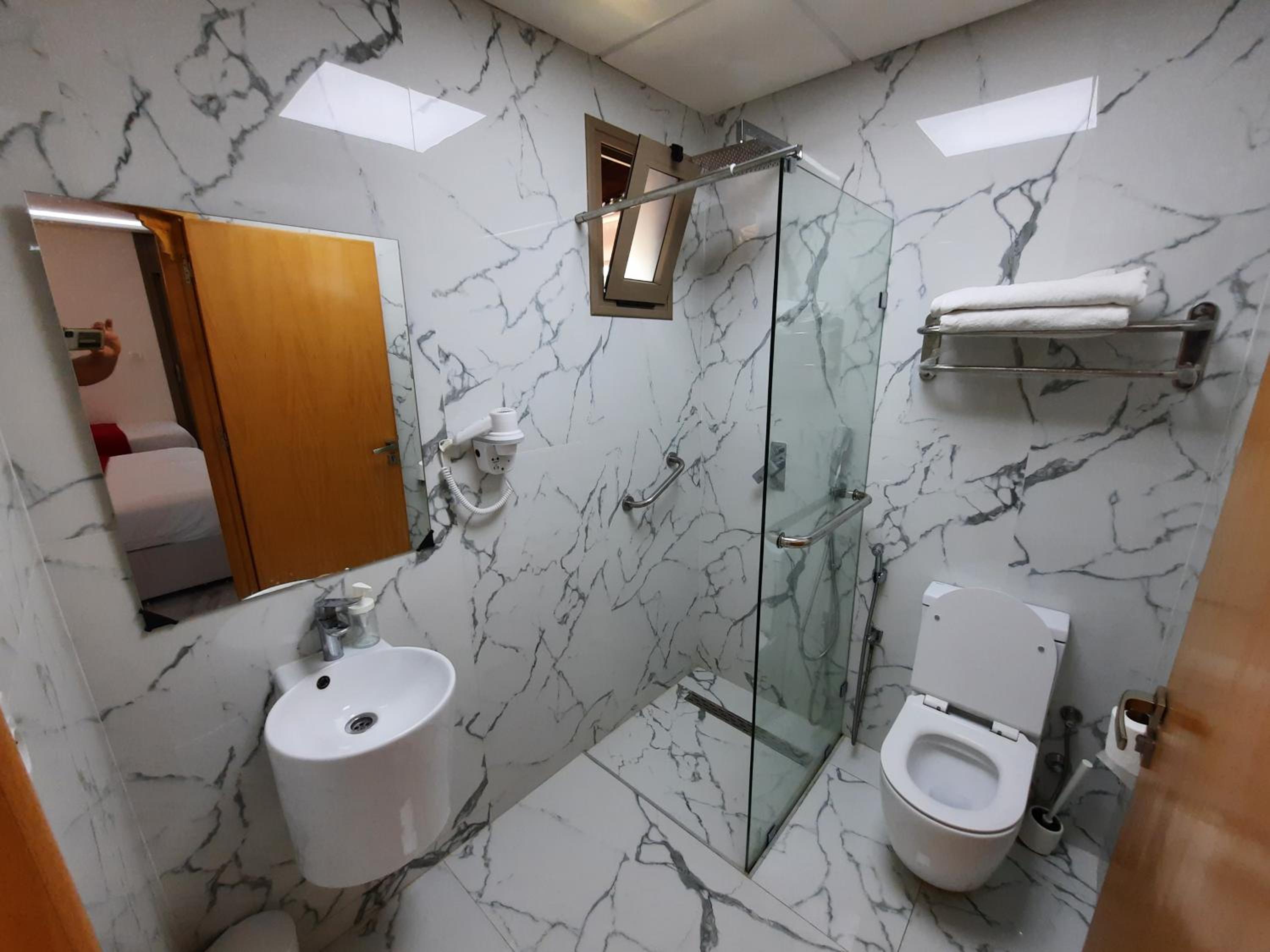 Triple Room - Photo 6