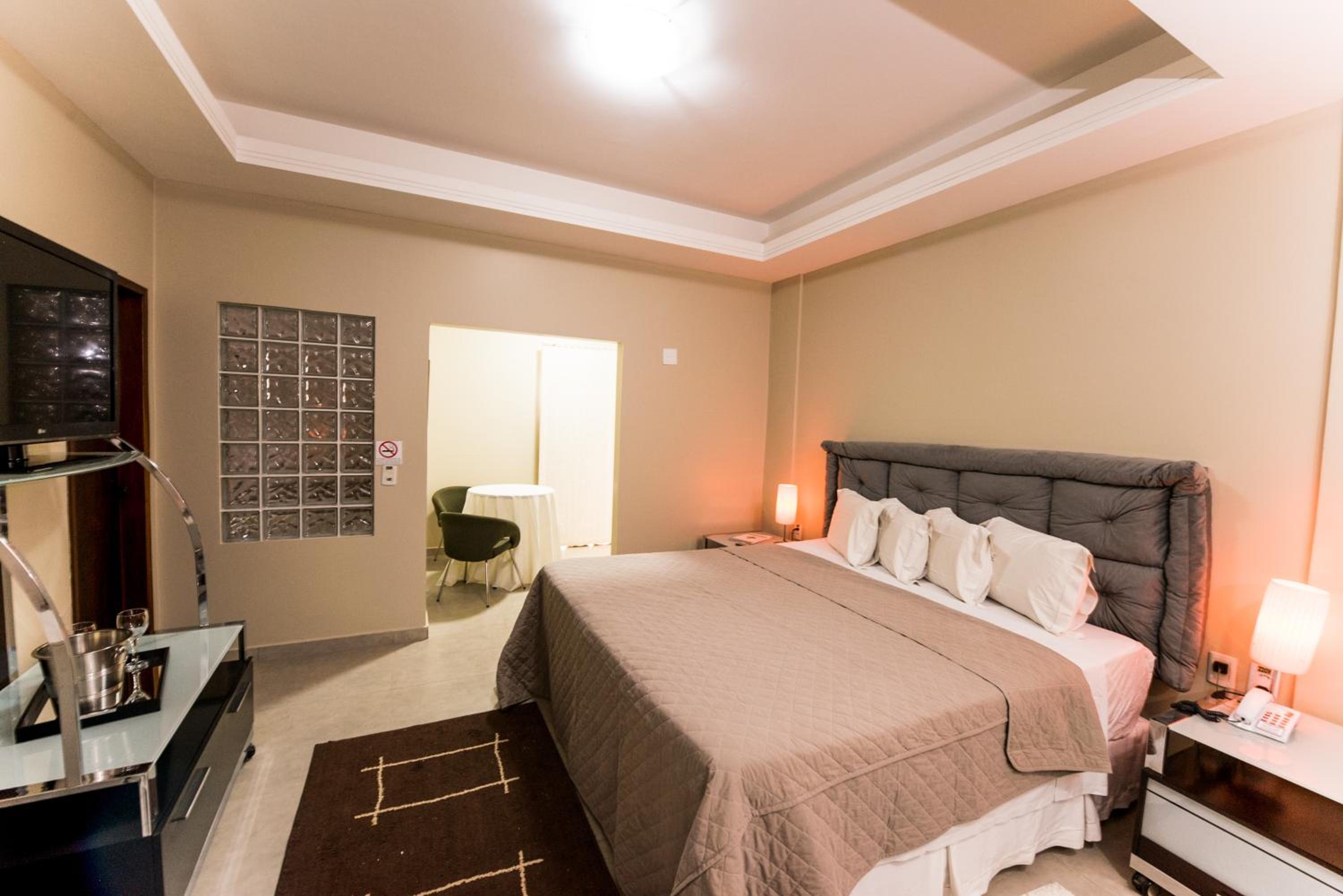 King Suite with Spa Bath photo 2