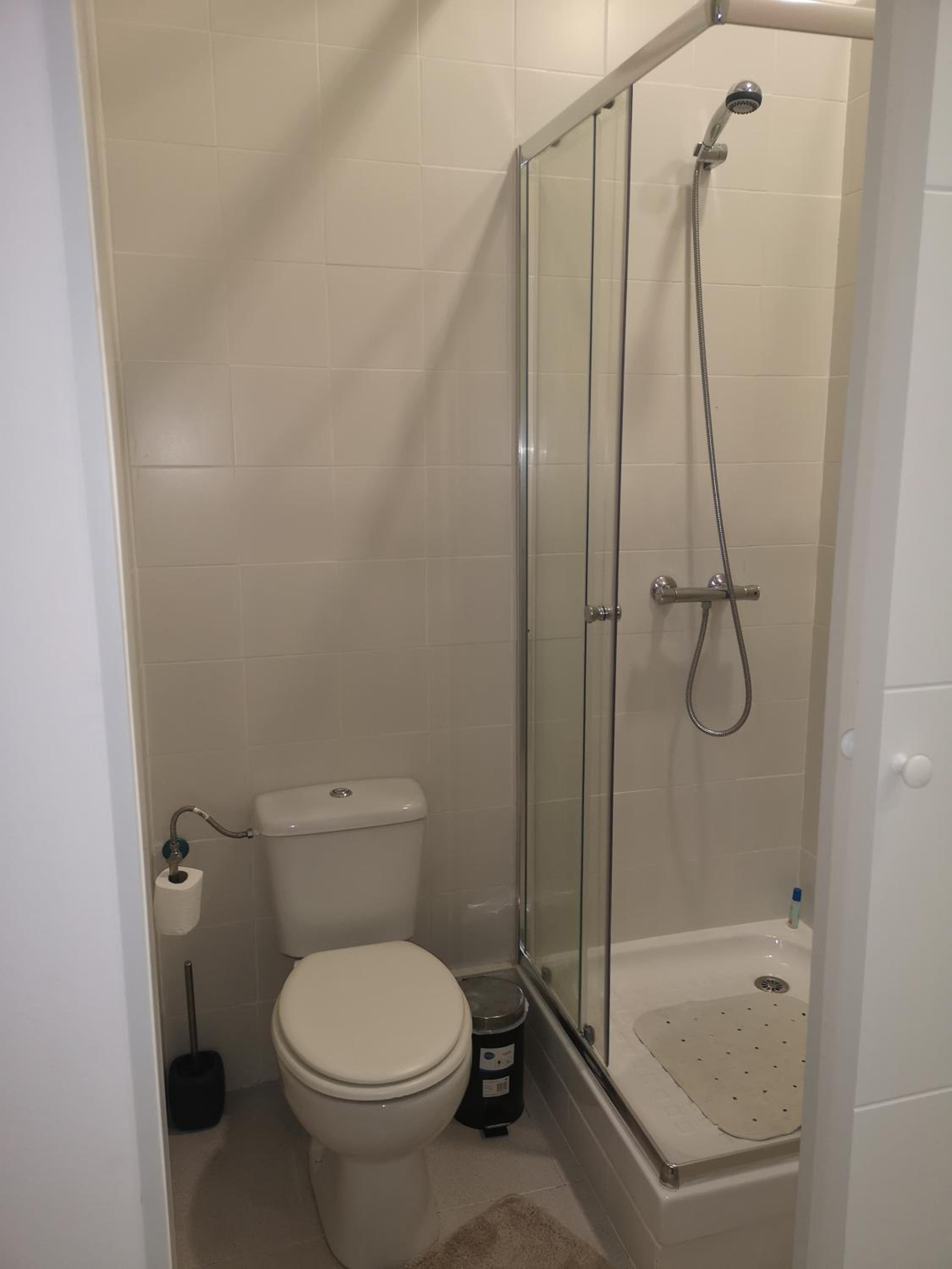 Double Room with Private Bathroom photo 3