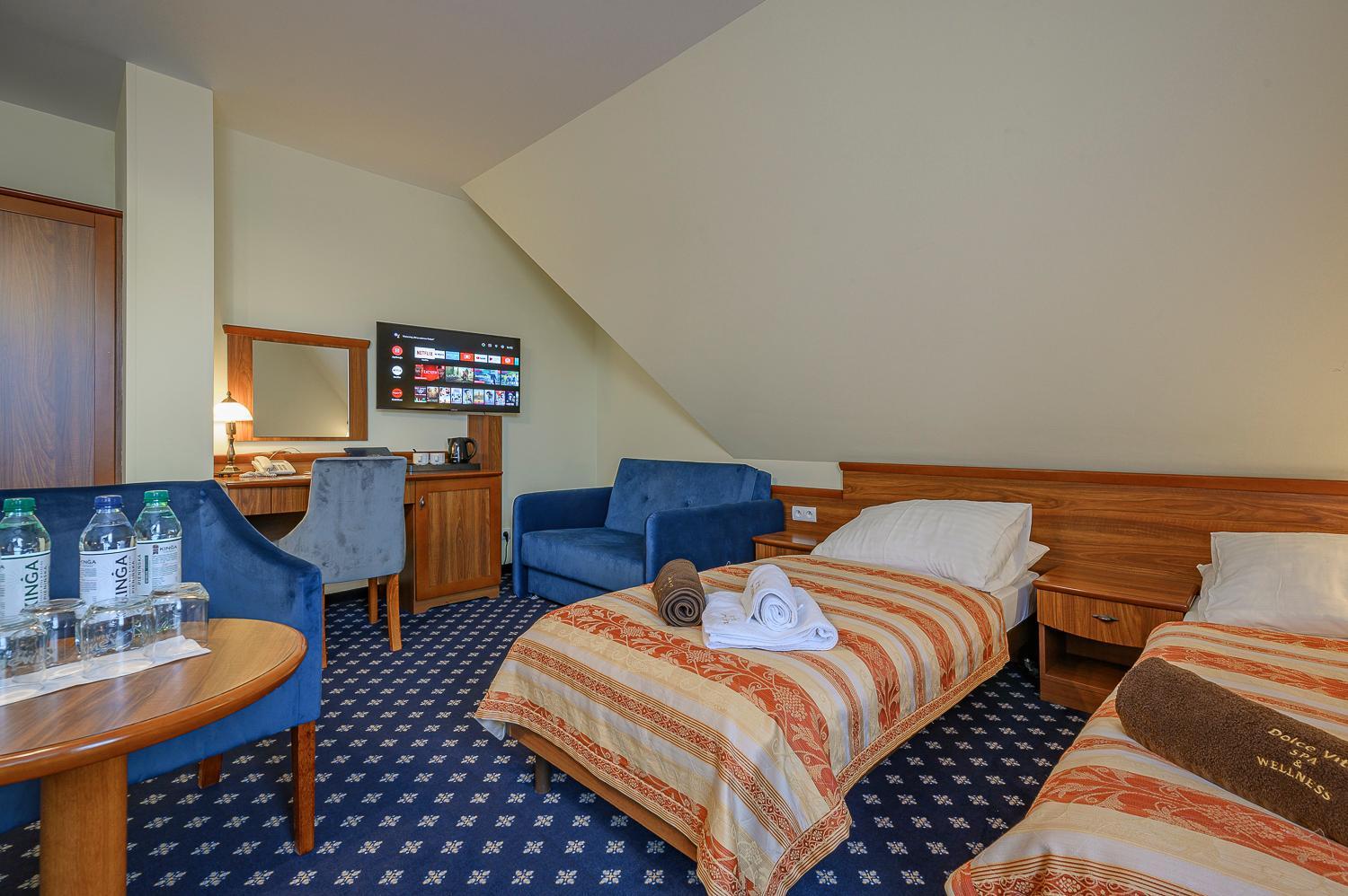 Quadruple Room - Photo 9