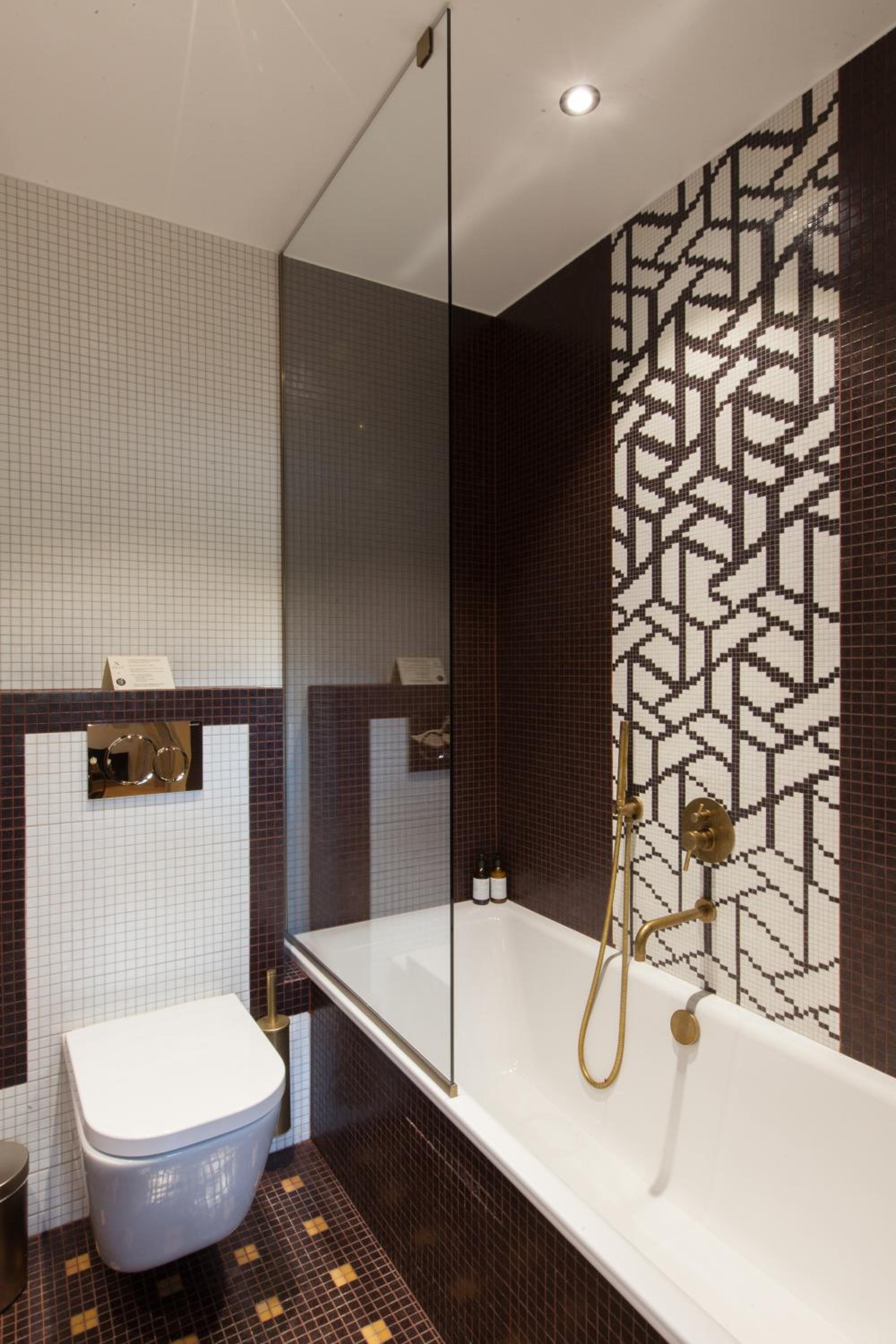 Superior Double Room (Top Floor) - Photo 2