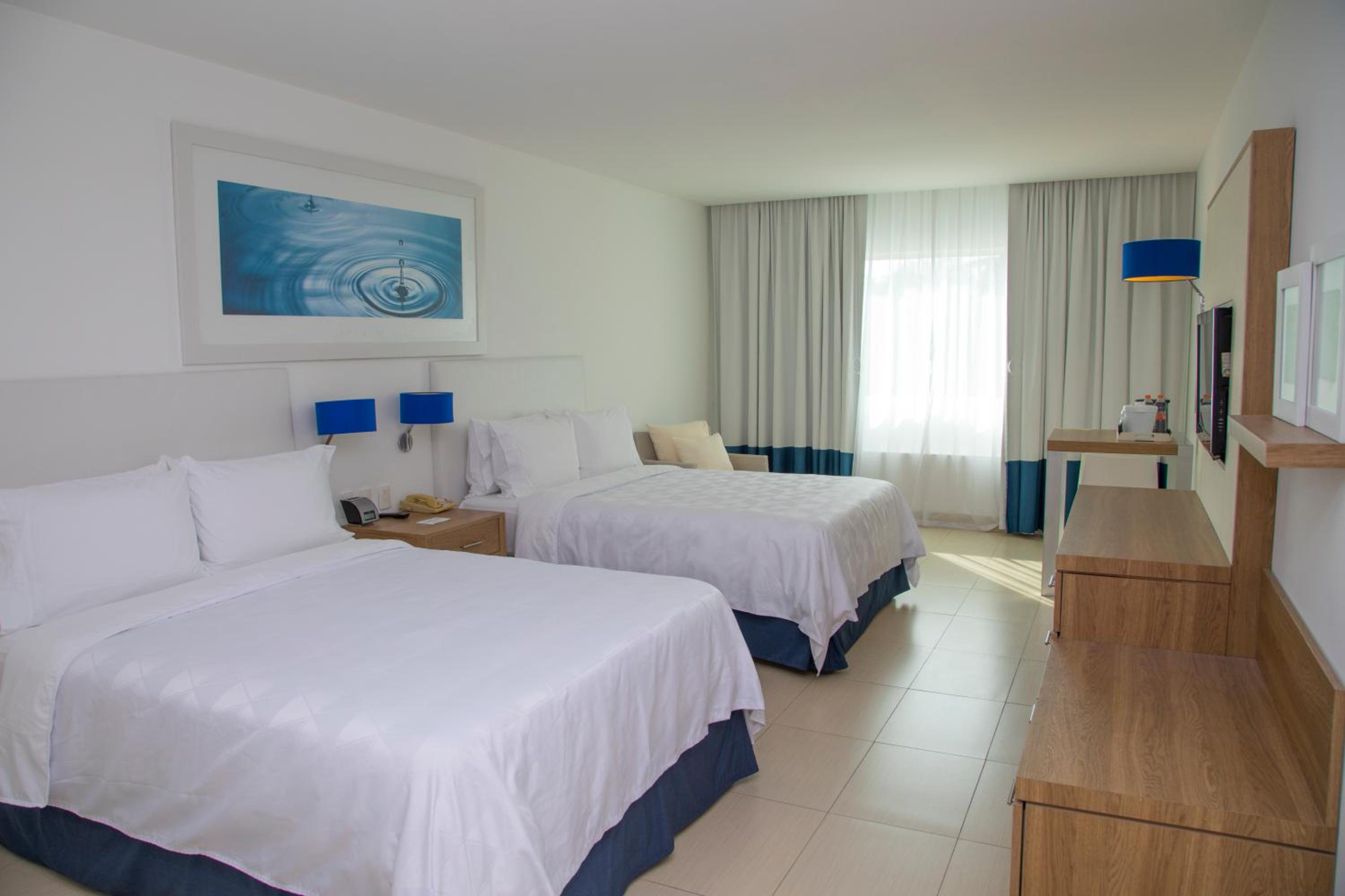 Standard Room with Two Queen Beds - Photo 1