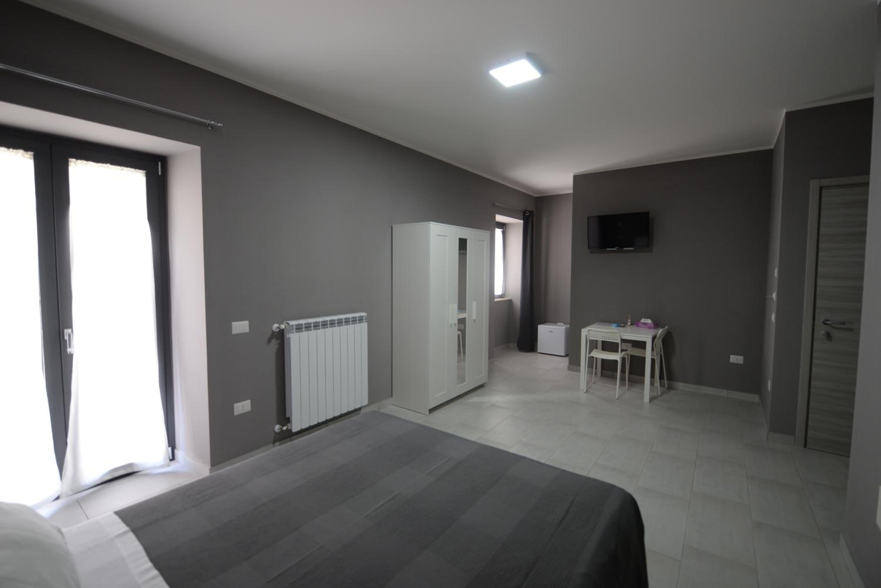 Deluxe Double Room with Extra Bed - Photo 3