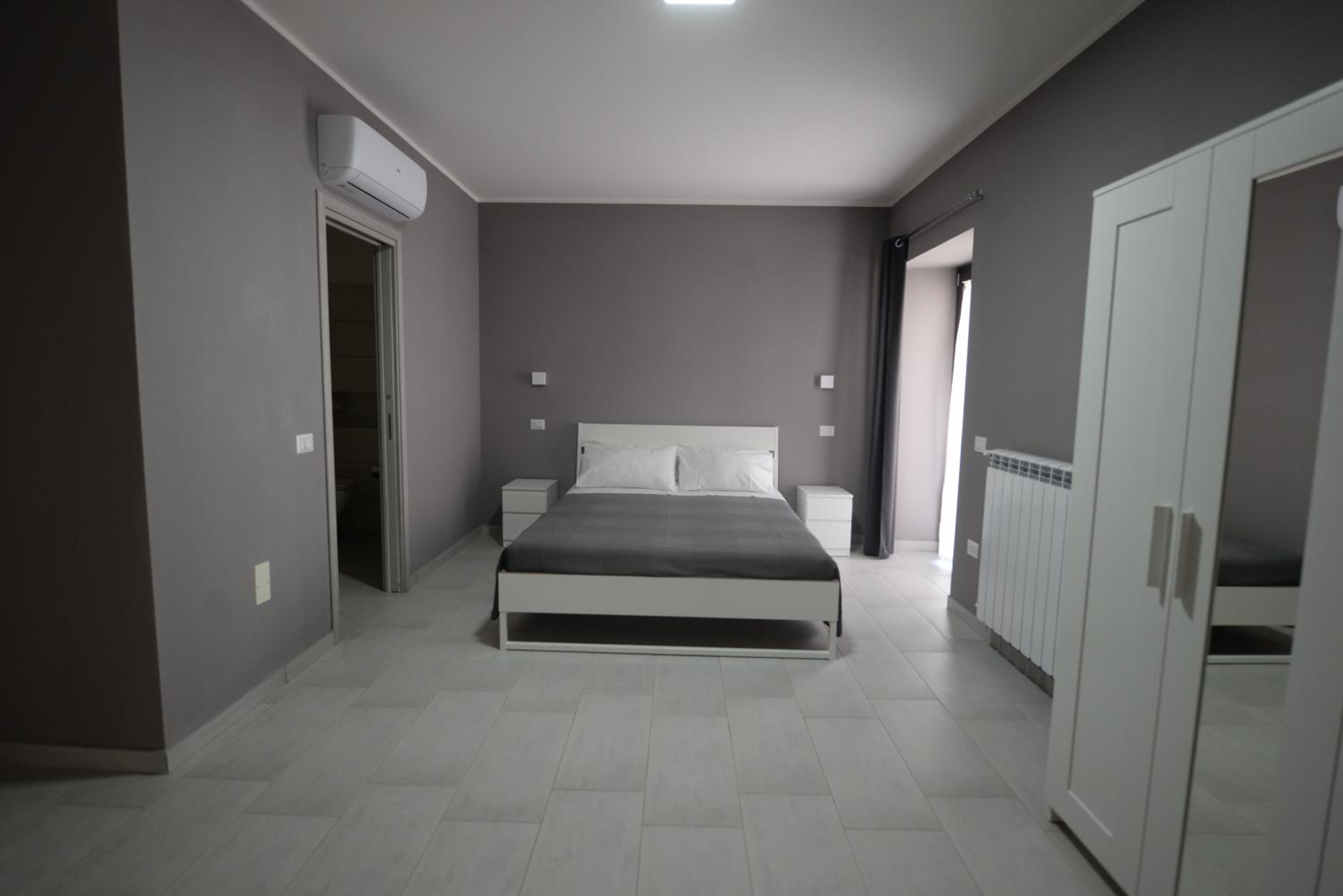 Deluxe Double Room with Extra Bed - Photo 7