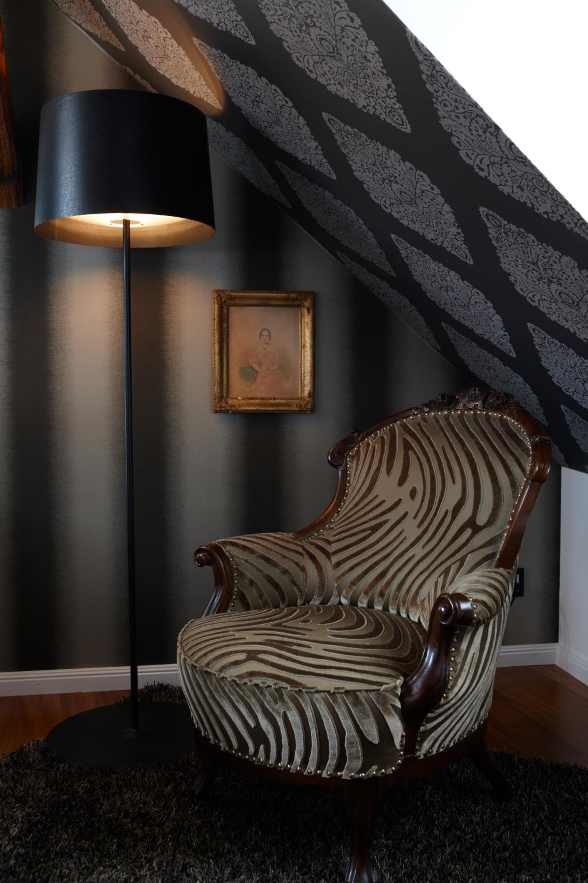 Suite - Photo 9