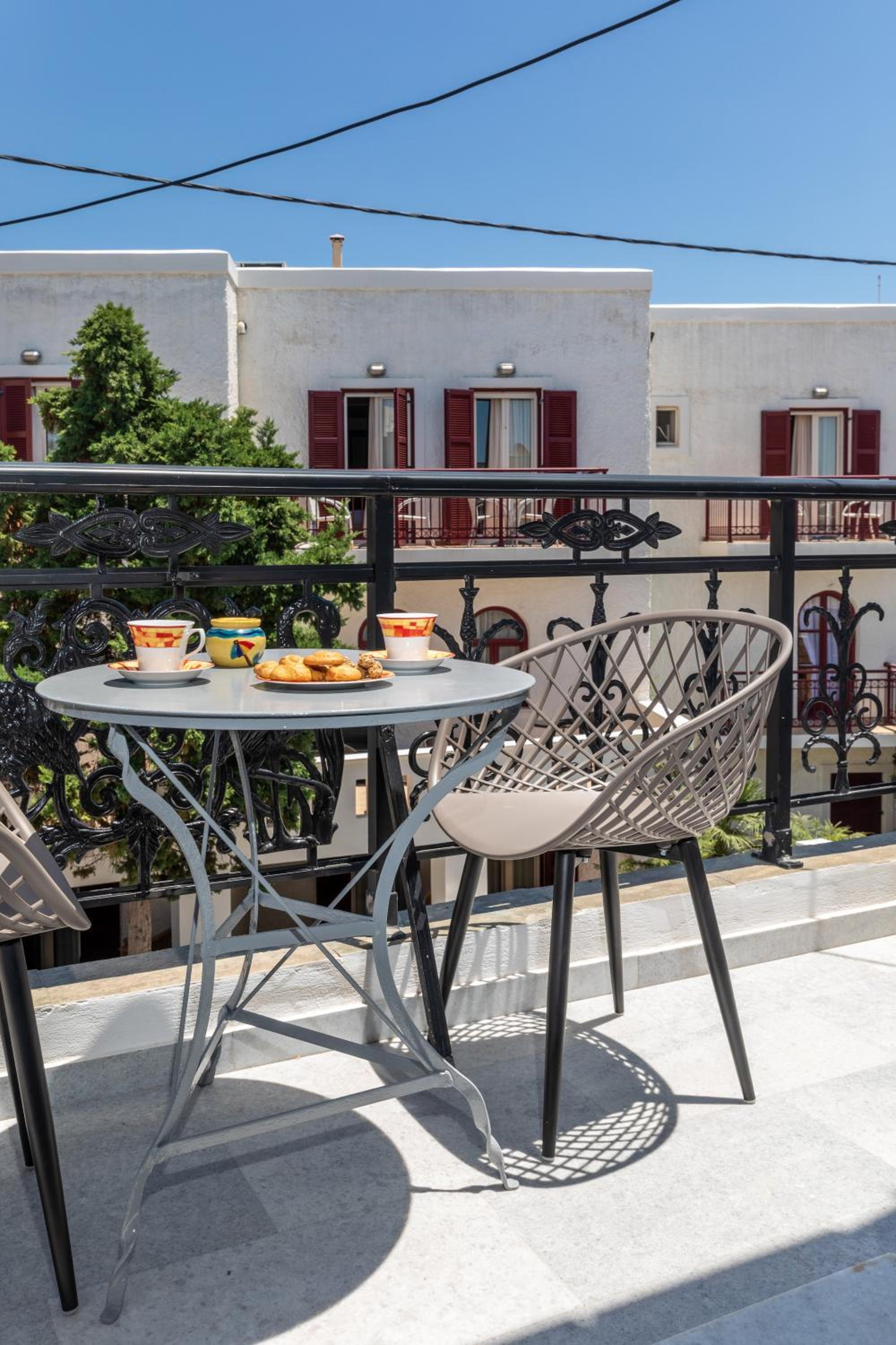 Apartment with Balcony photo 3