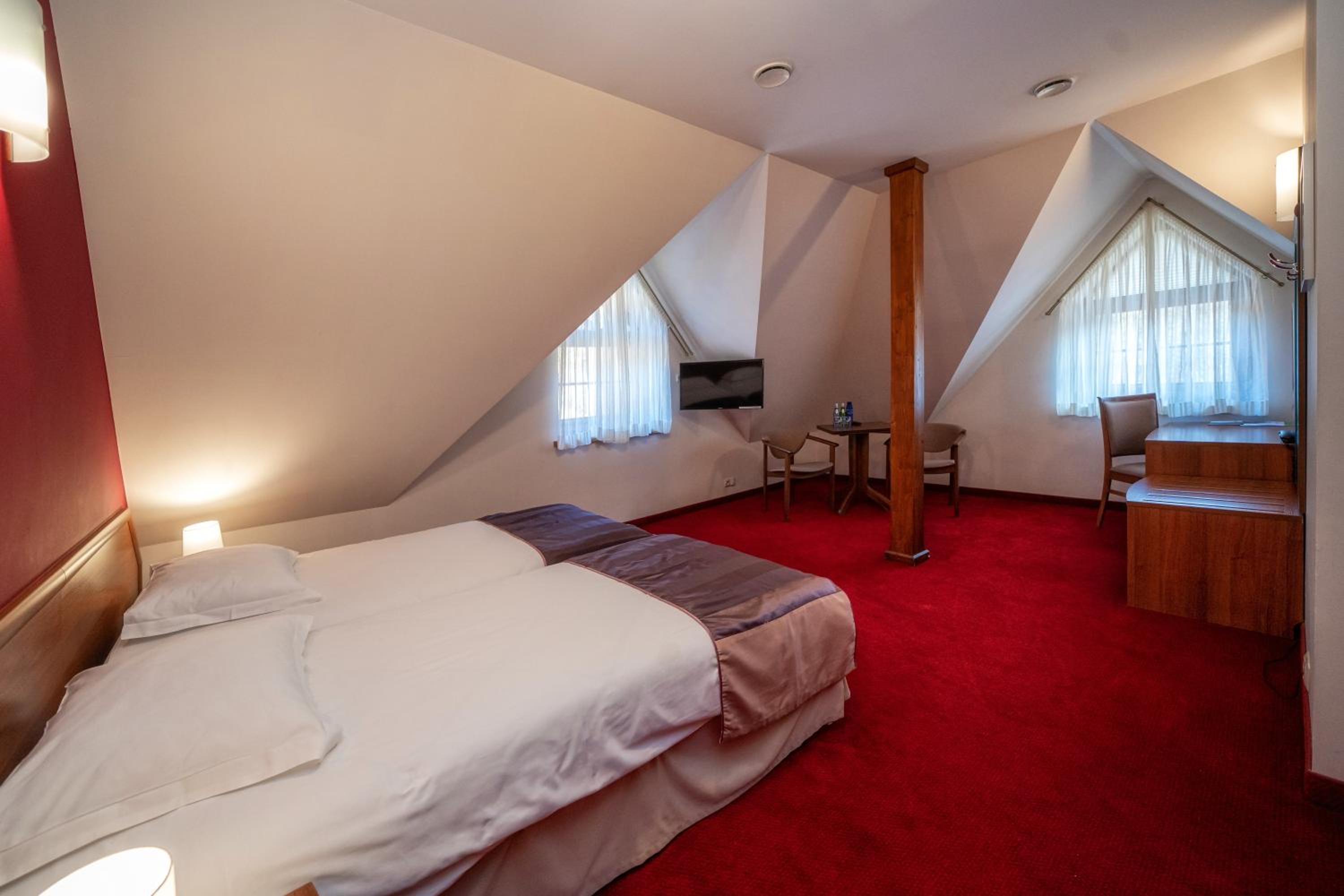 Double or Twin Room photo 3