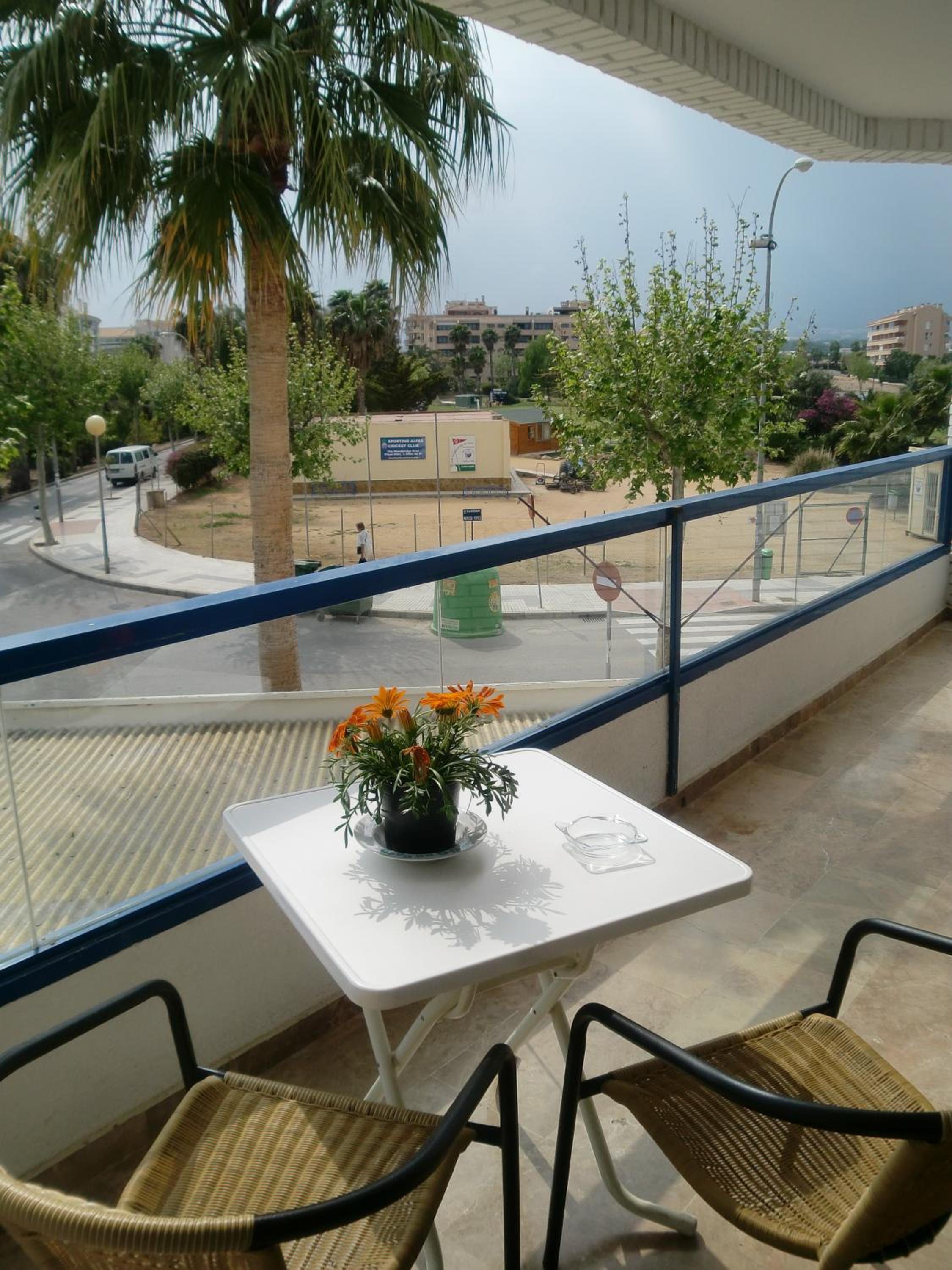 Two-Bedroom Apartment with Balcony photo 2