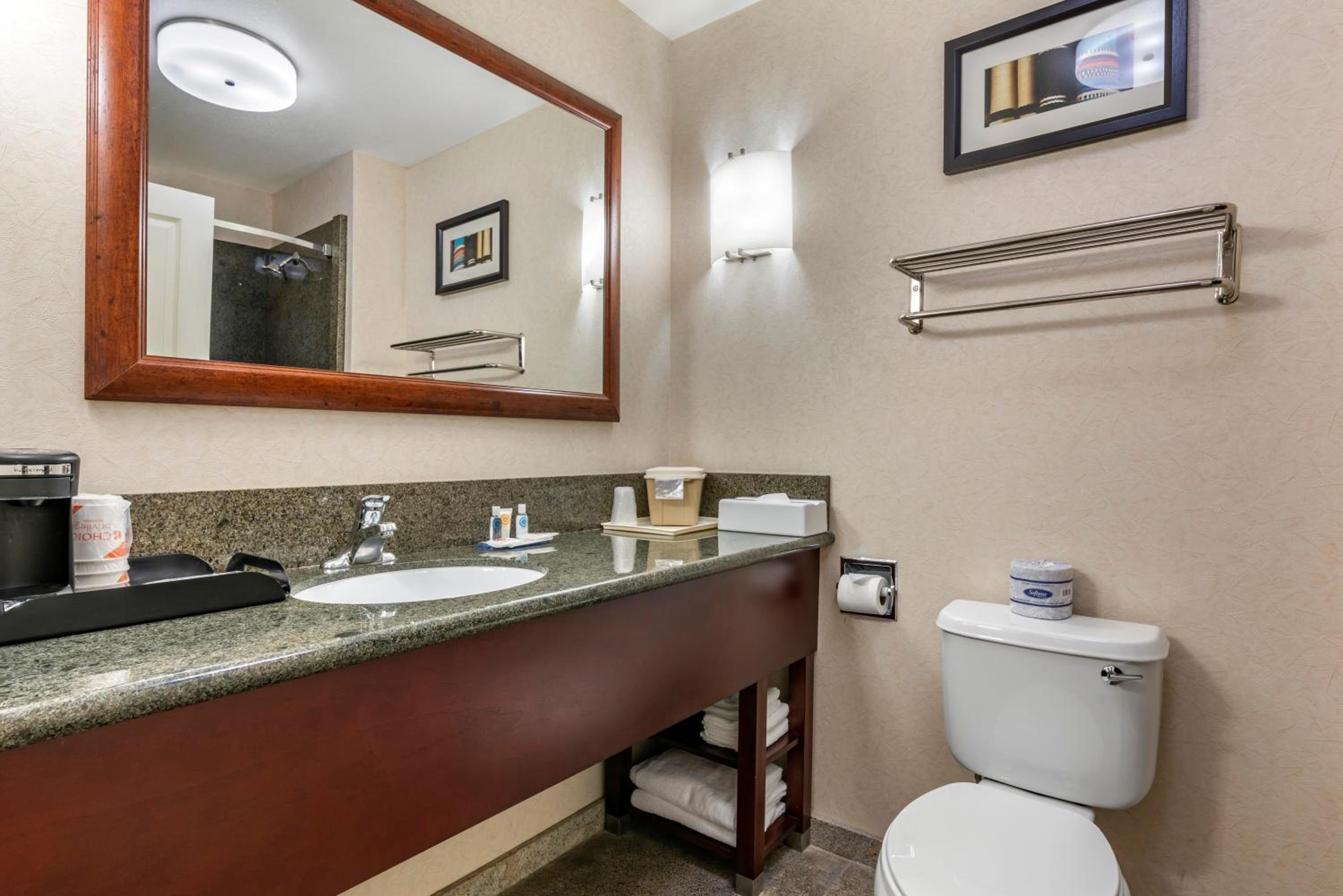 Junior Suite - Non-Smoking - Photo 5