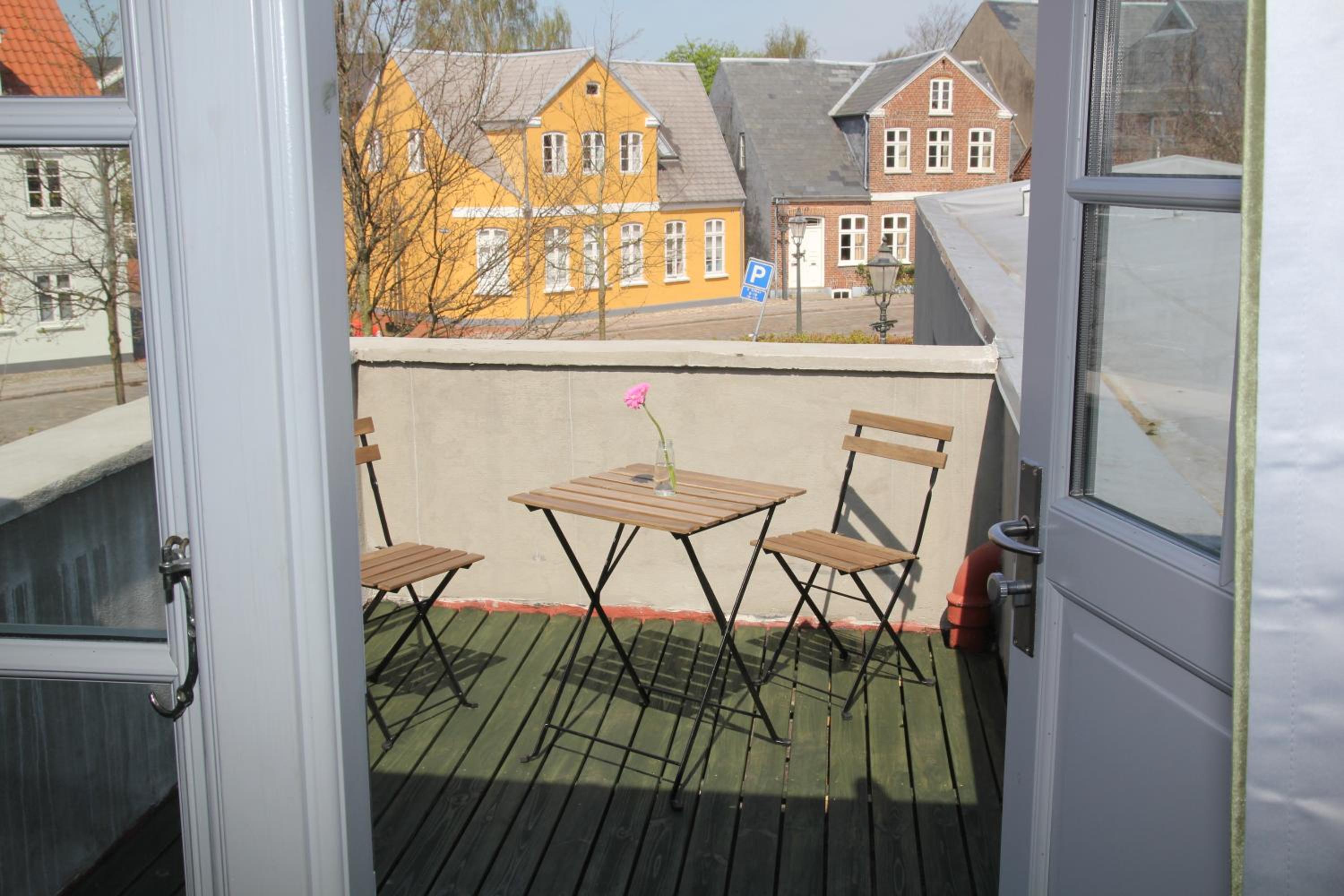 Twin Room with Balcony (No pets allowed) thumbnail 6