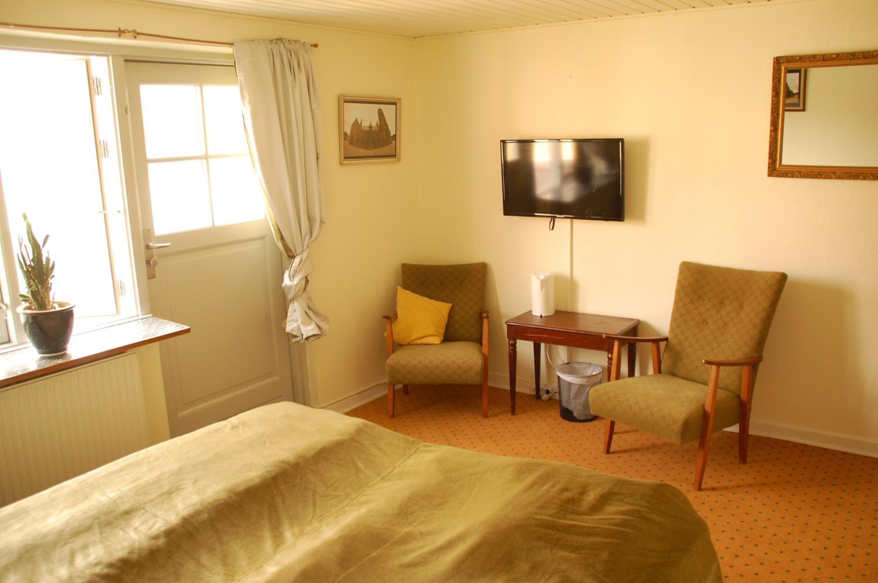 Twin Room with Balcony (No pets allowed)