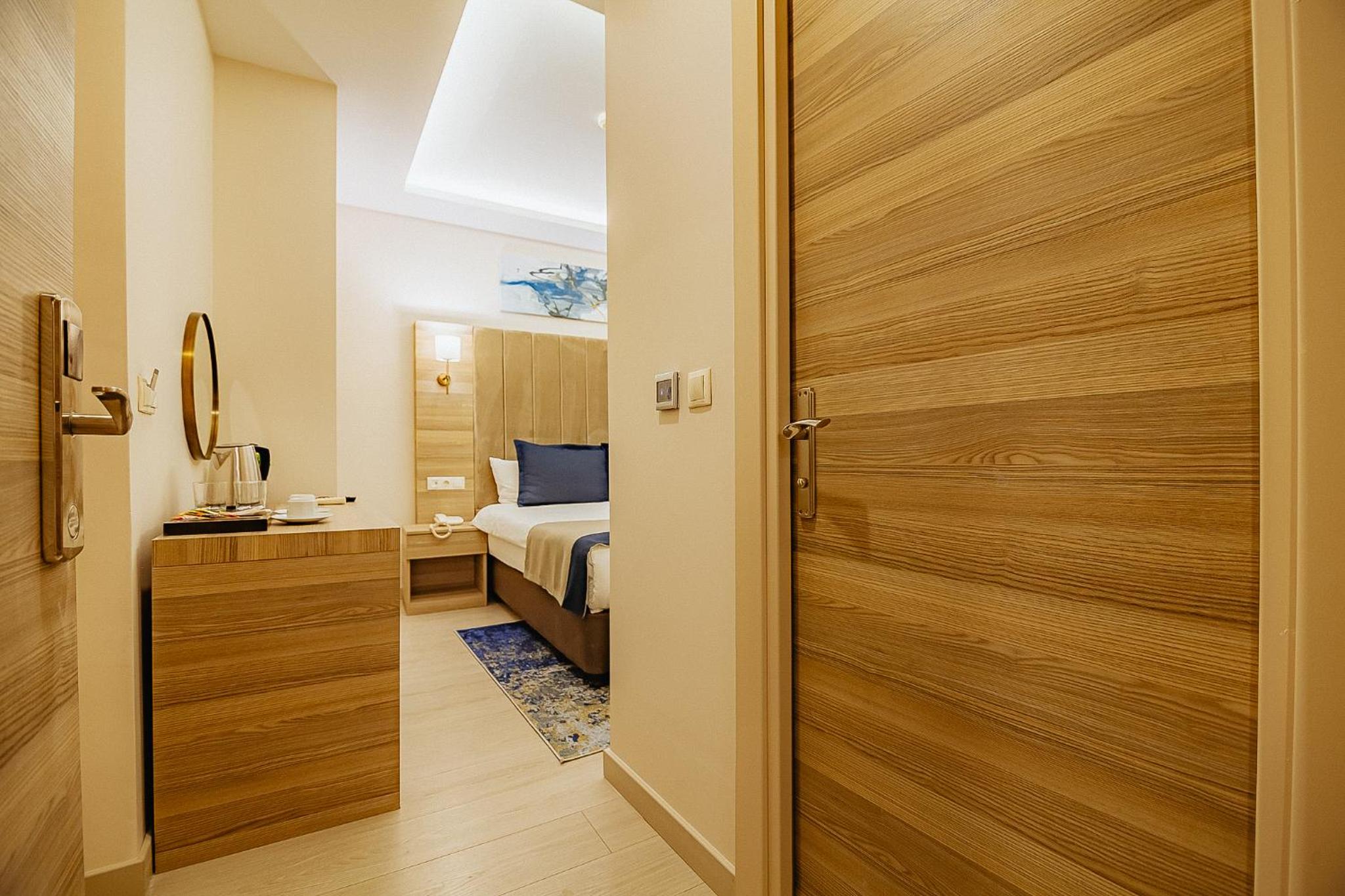 Budget Double Room photo 2