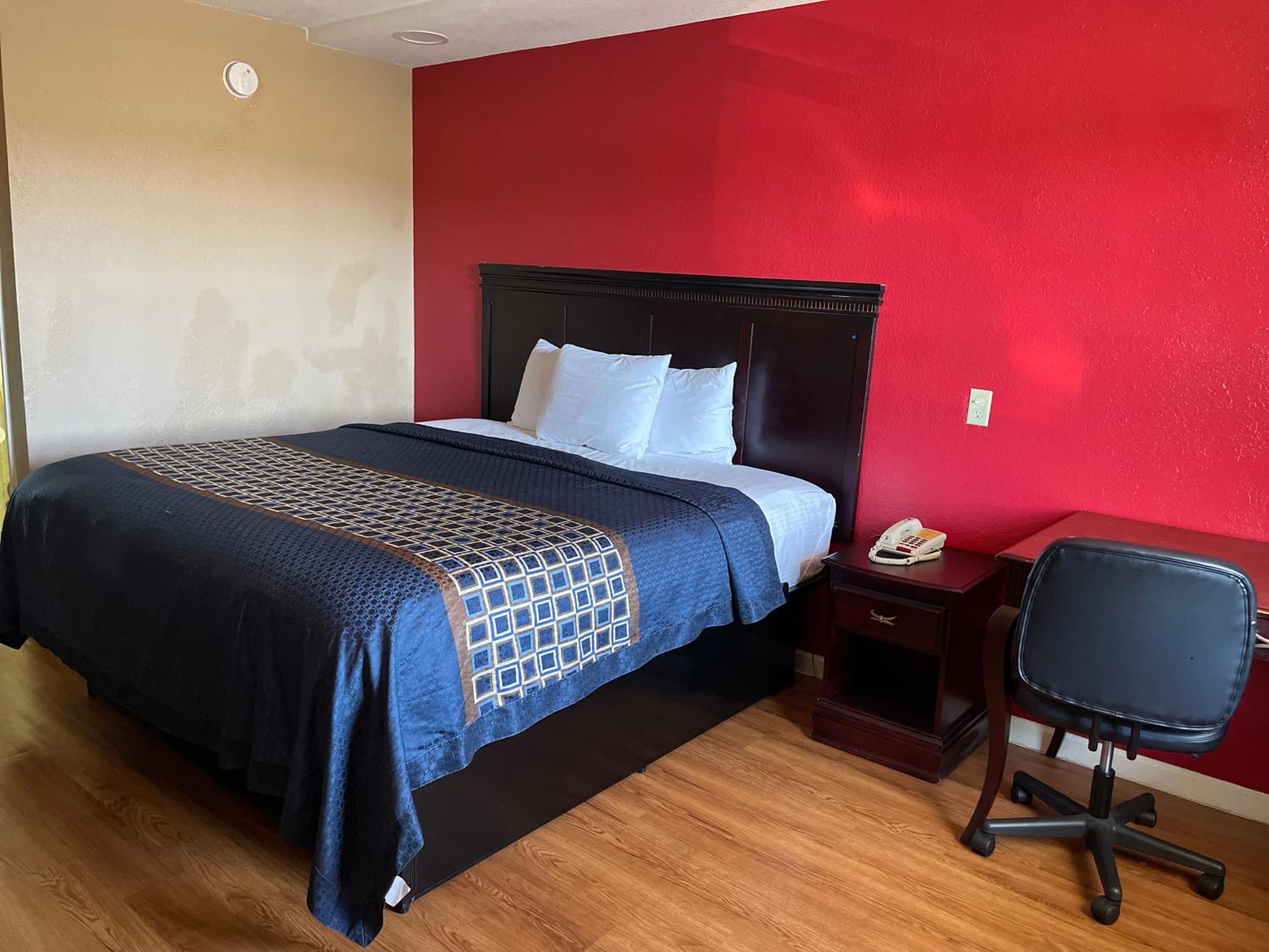 Standard King Room photo 2