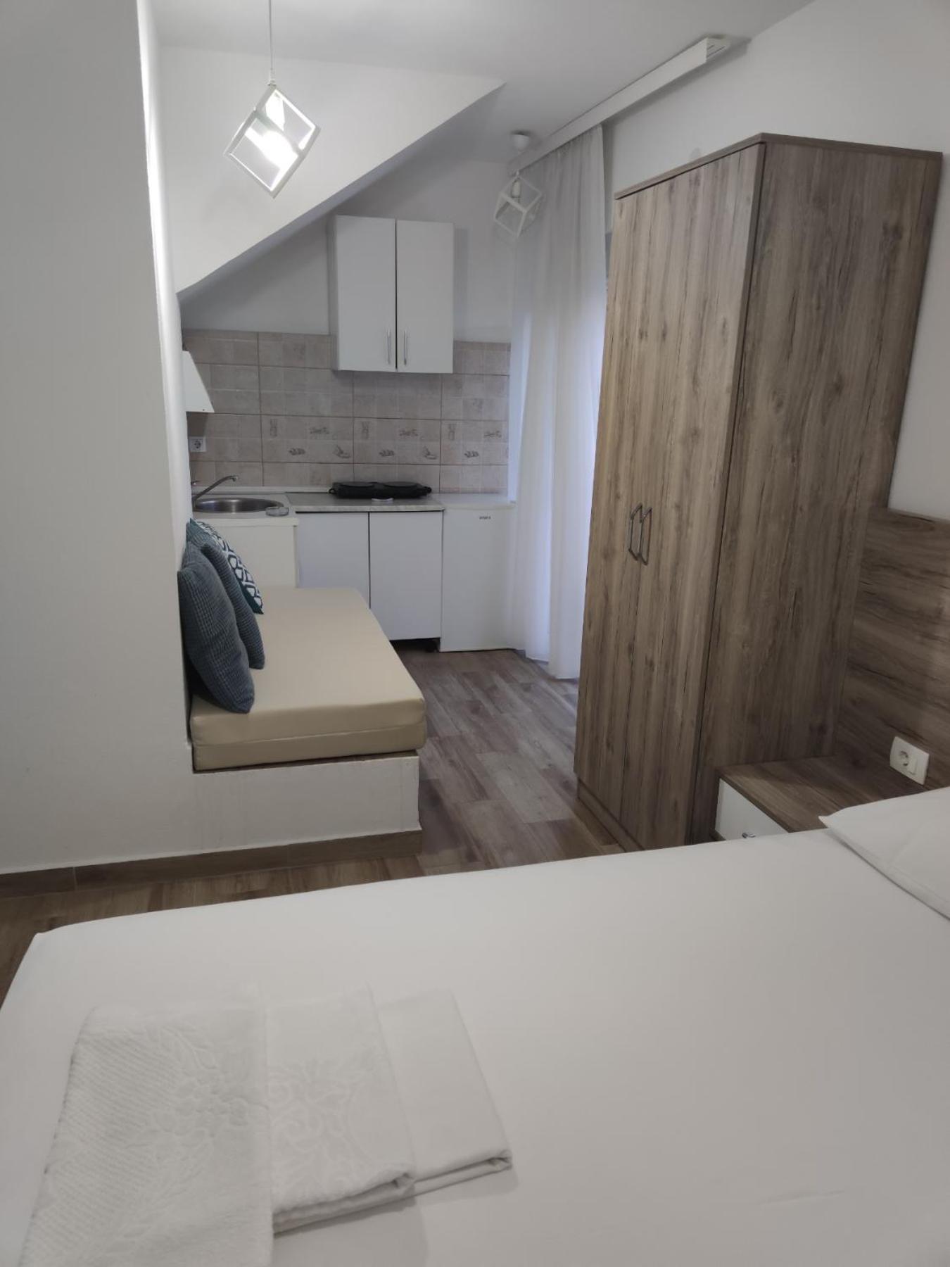 Studio Apartment photo 2