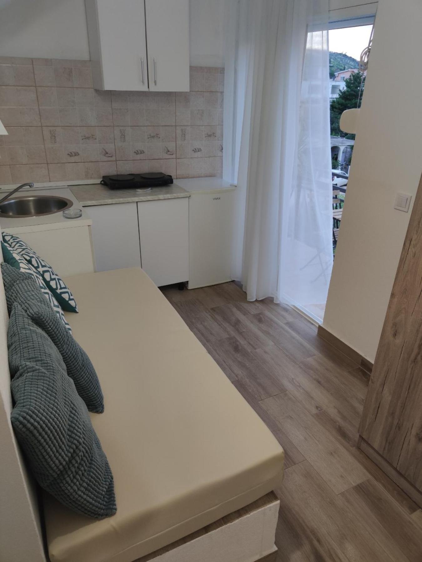 Studio Apartment photo 3