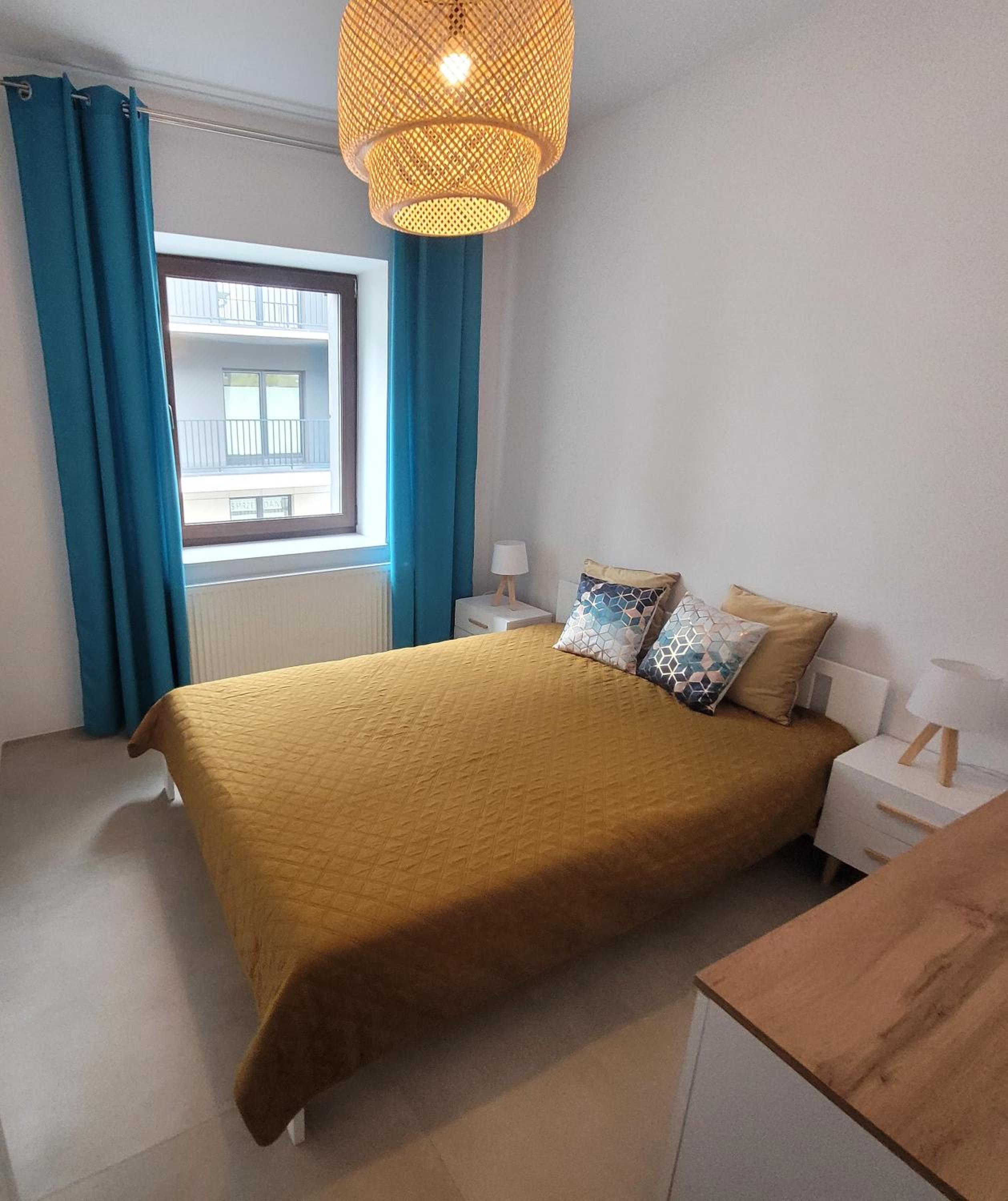 Apartment with Balcony - Photo 4