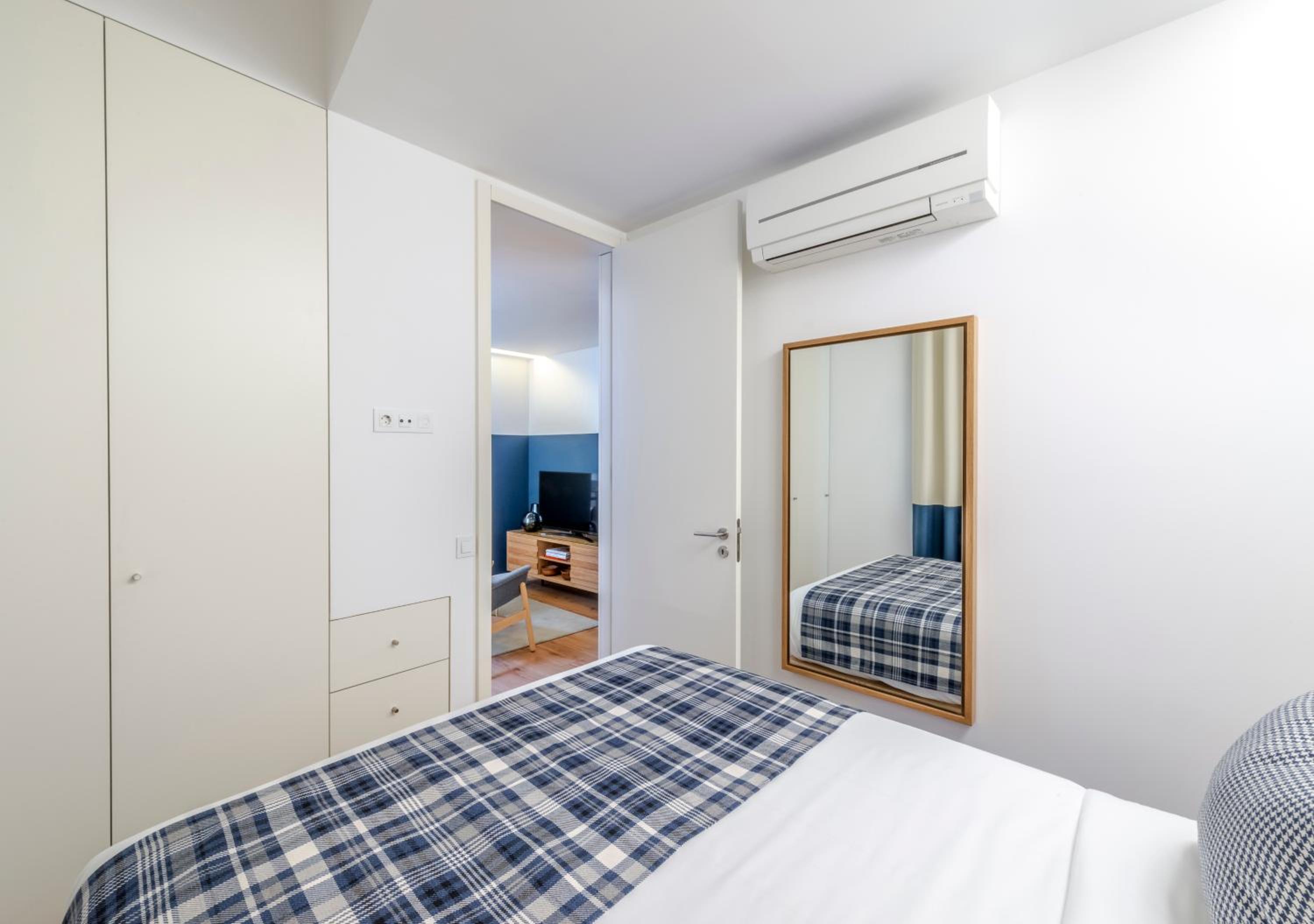 Economy Apartment - Photo 5