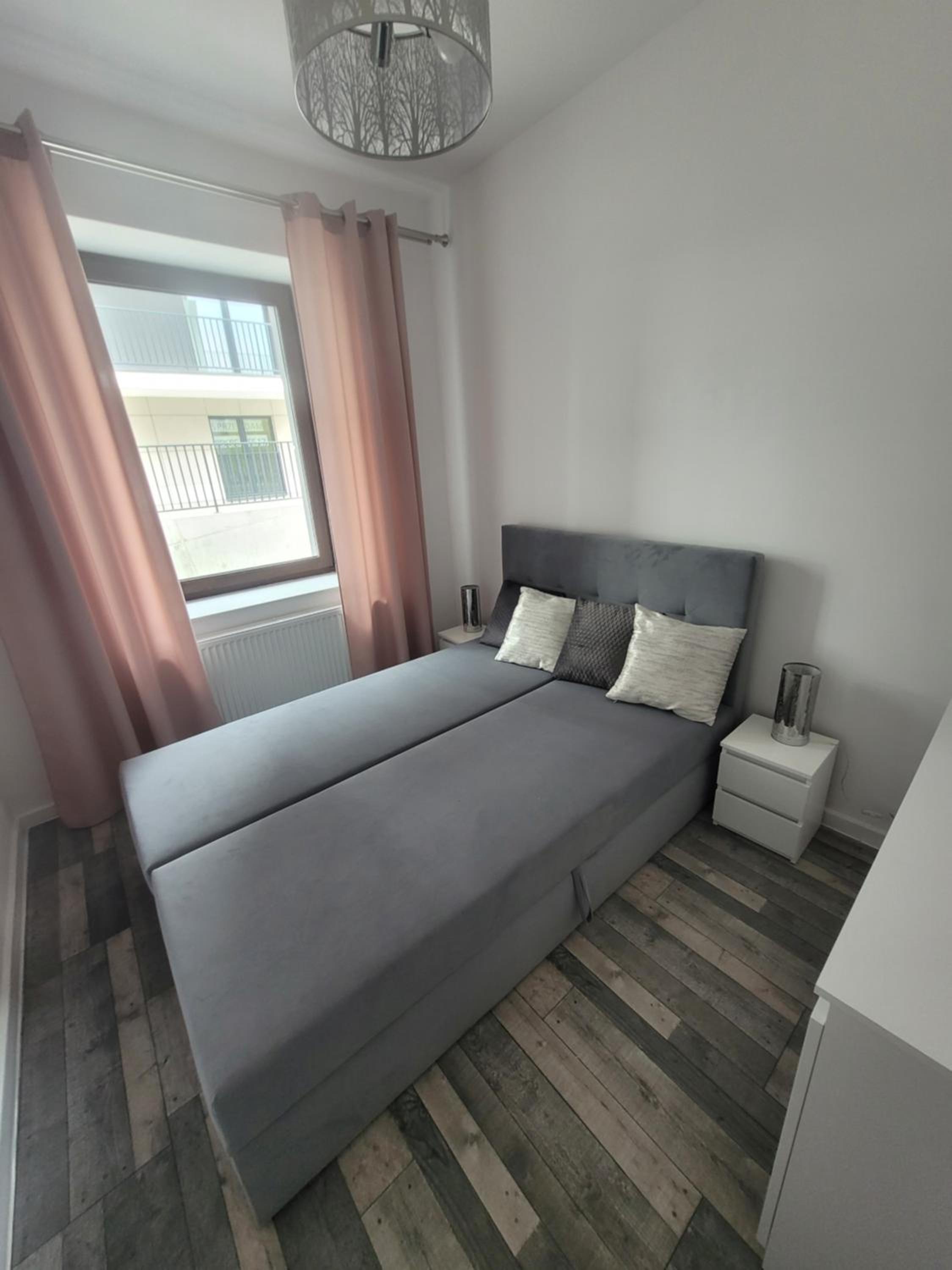 One-Bedroom Apartment - Photo 3