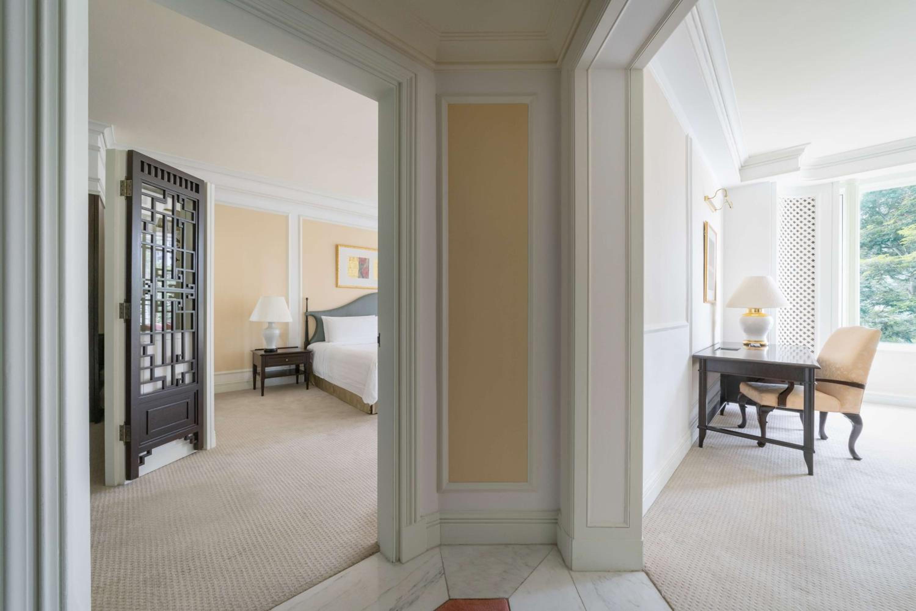 Valley Wing One-Bedroom Suite, Lounge Access