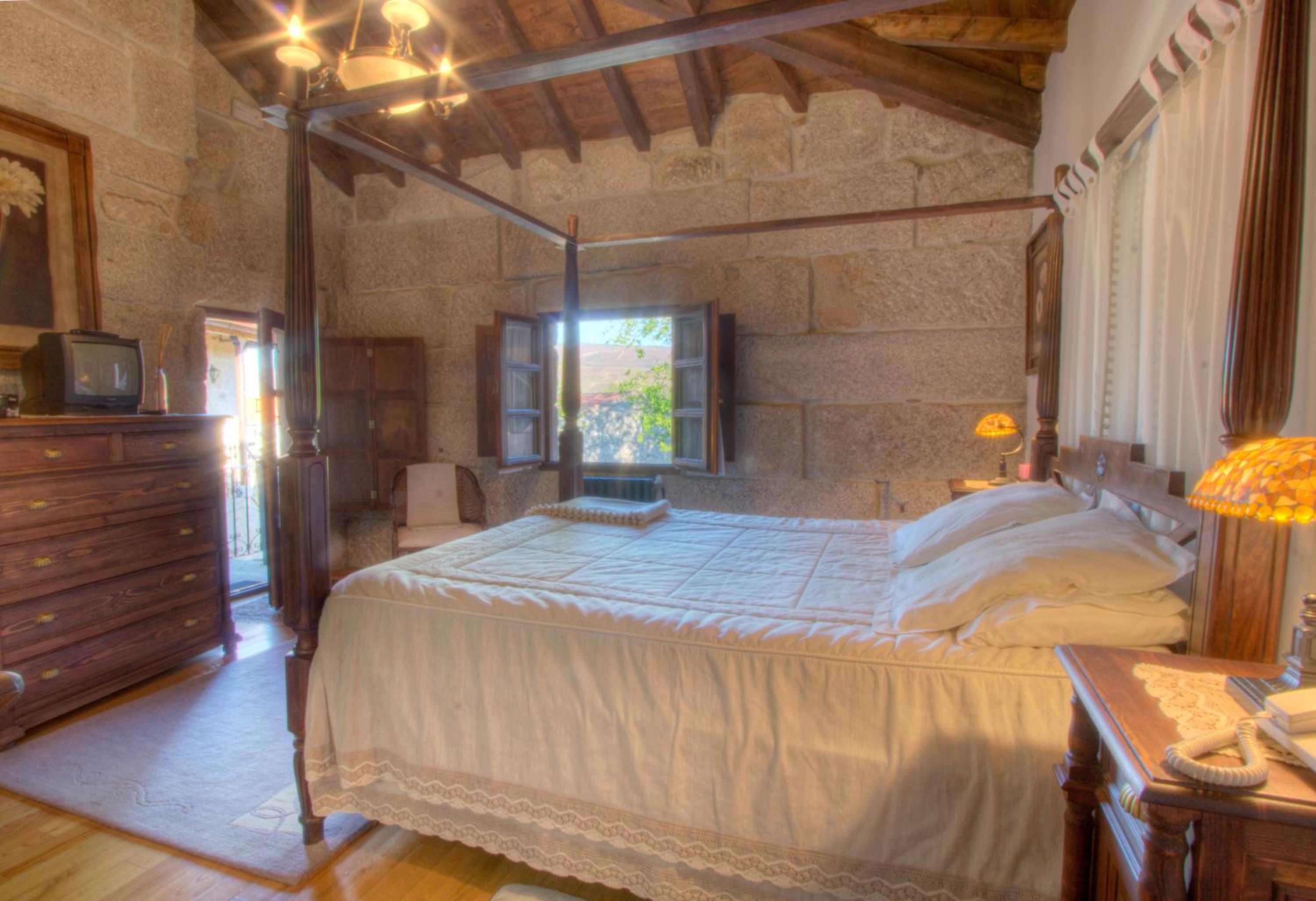 Deluxe Room - Photo 4
