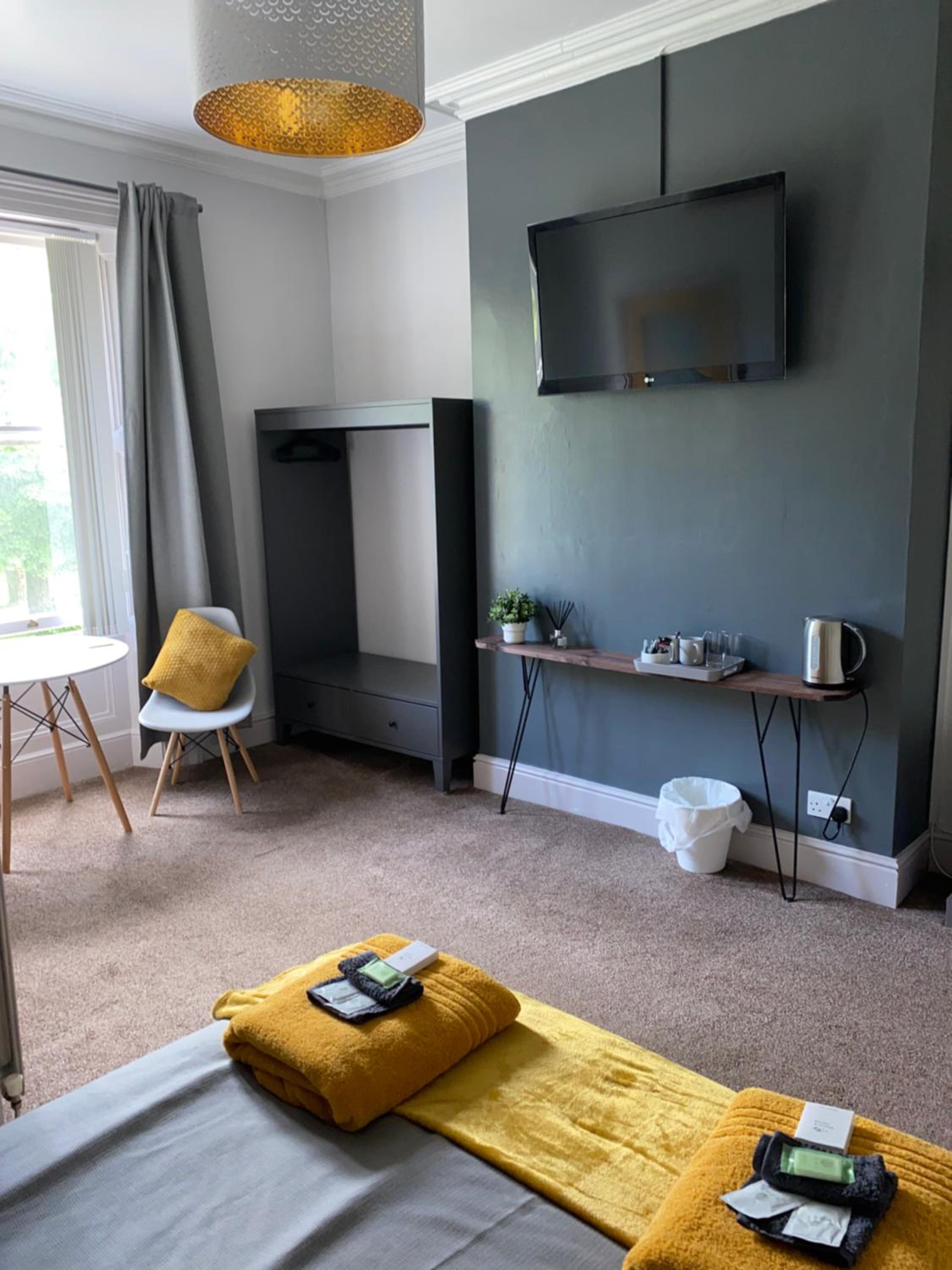 Double Room - Photo 3