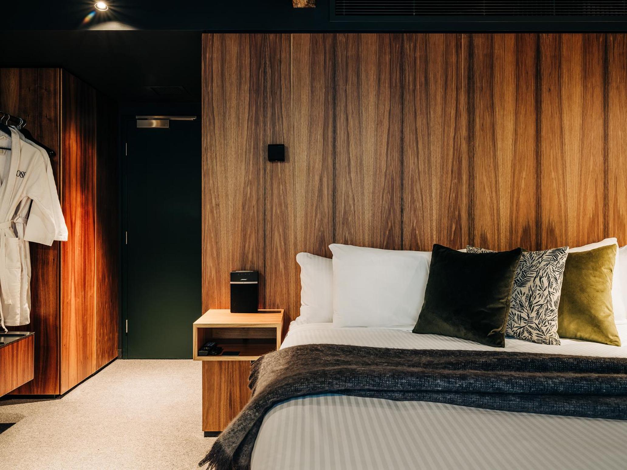 Standard King Pod Room  - Photo 8