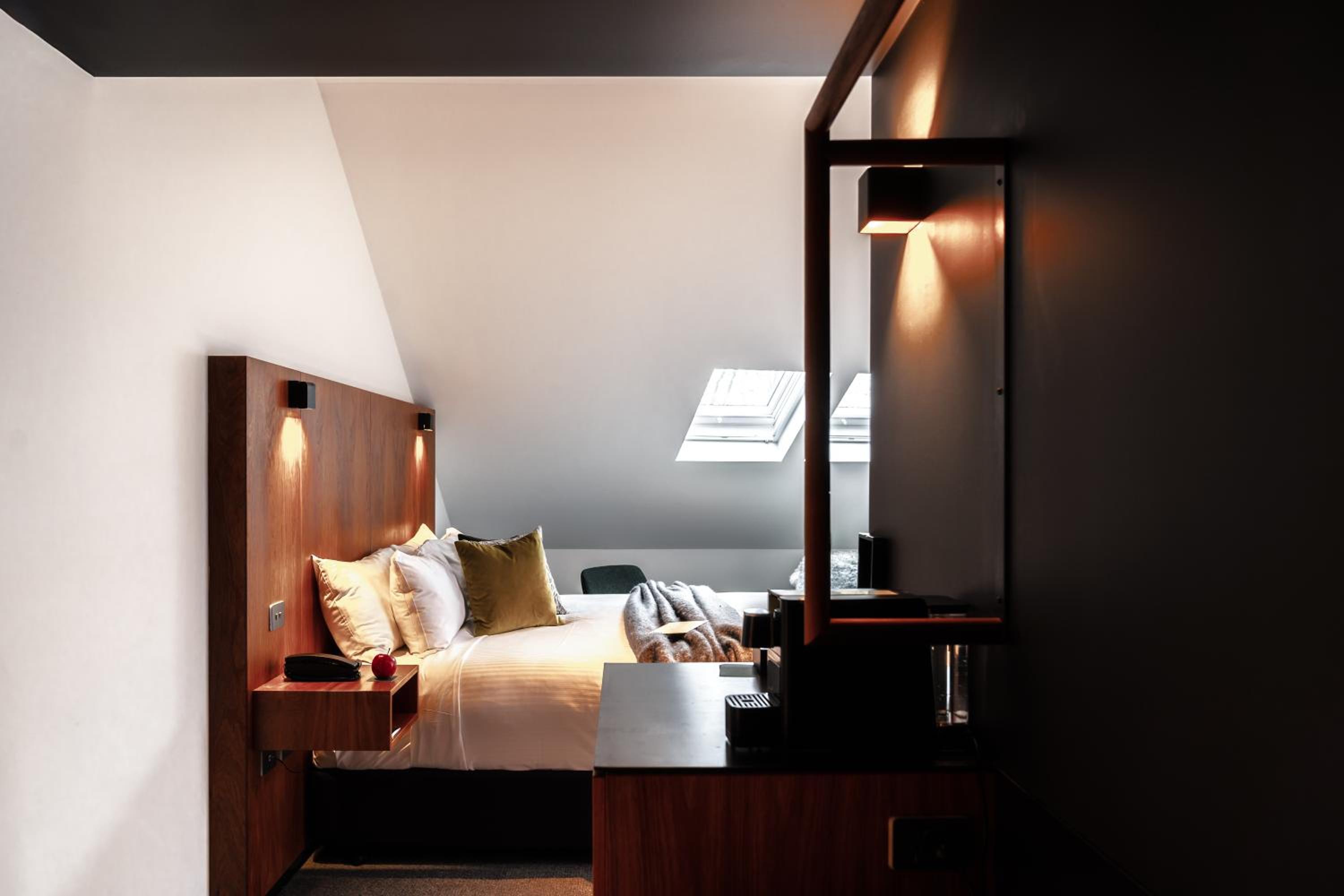 Superior King Room with Balcony - Grove  - Photo 2