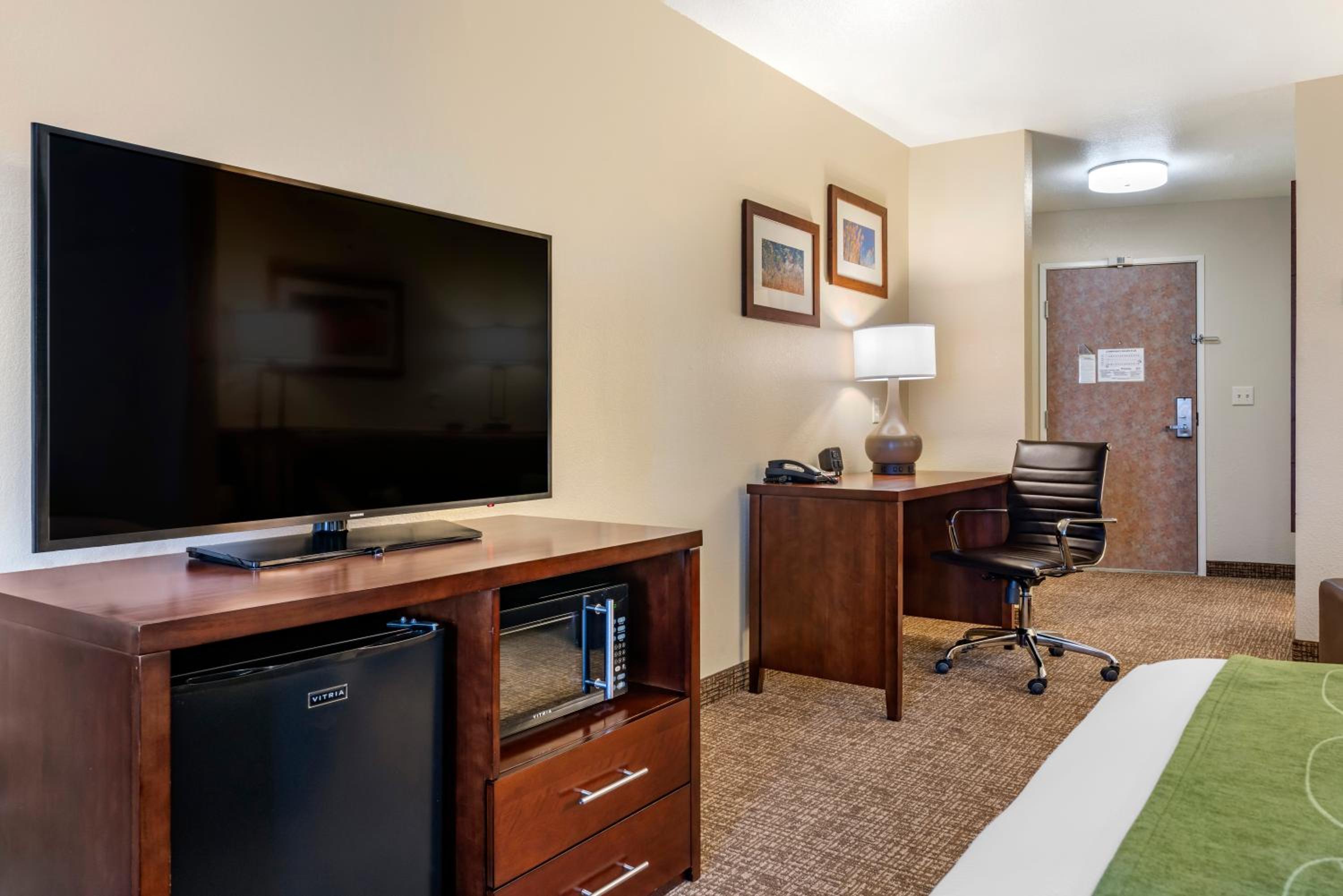 Junior Suite - Non-Smoking - Photo 3