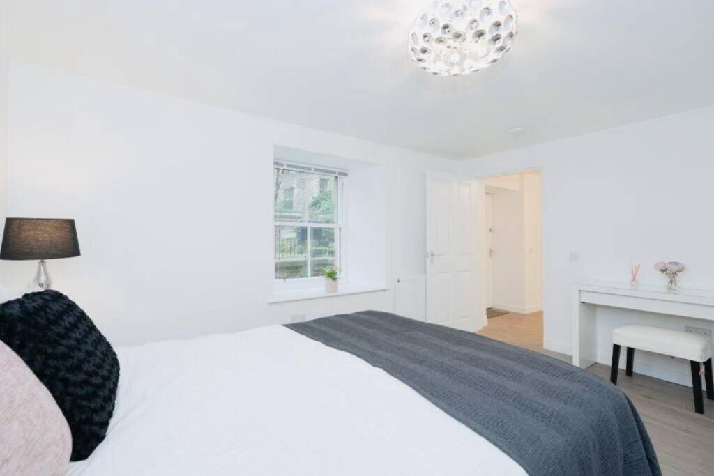 One-Bedroom Apartment - Photo 3