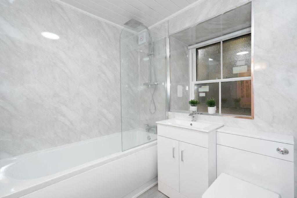 One-Bedroom Apartment - Photo 7