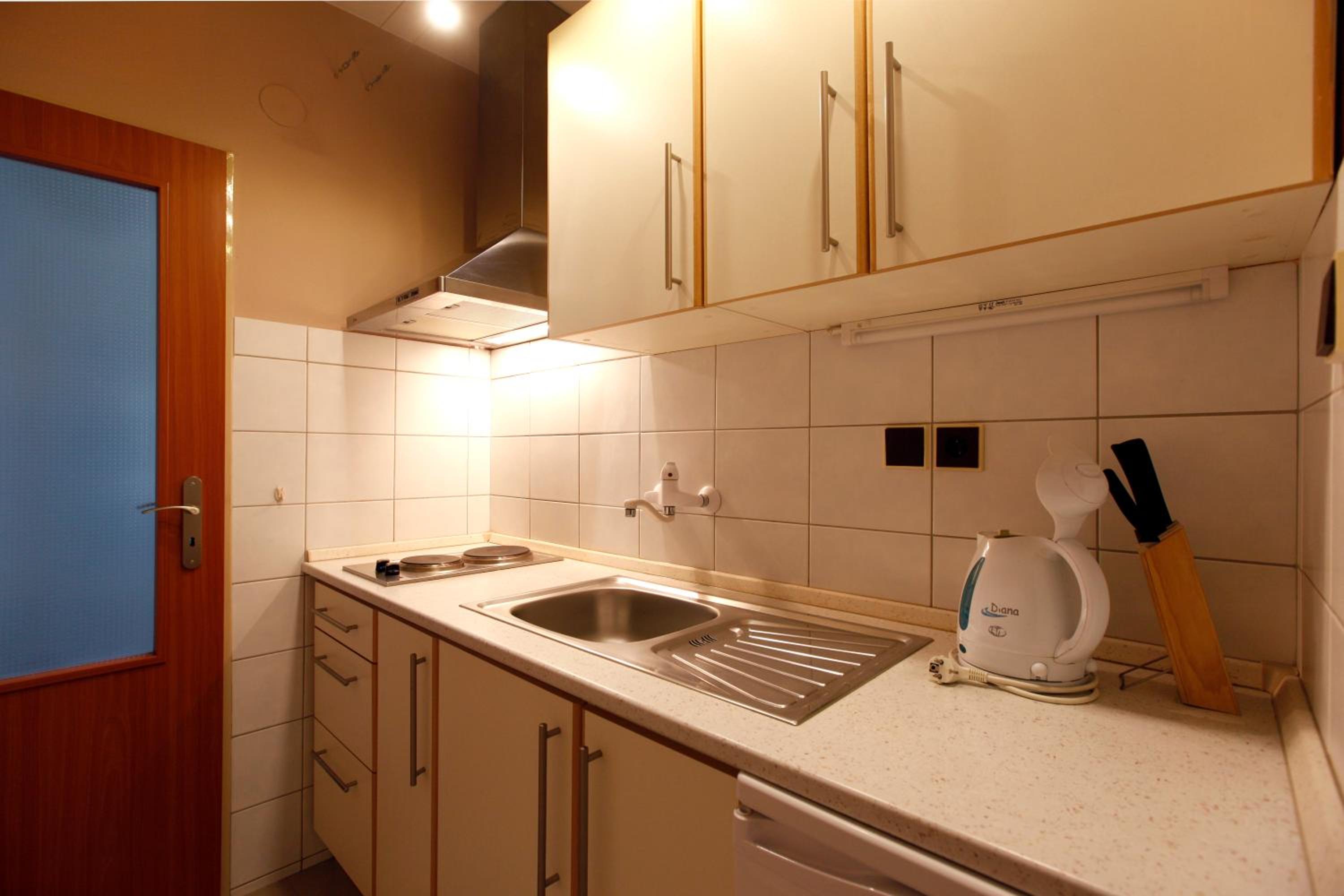 Double Room - Photo 10