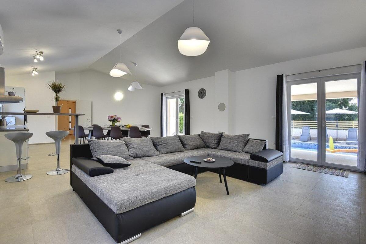 Three-Bedroom Villa photo 1