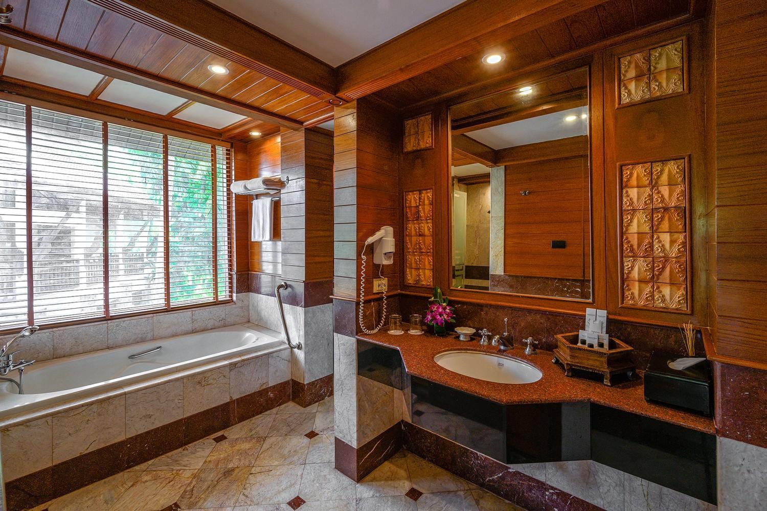 Seaview Hillside with Terrace Bathtub - Photo 8