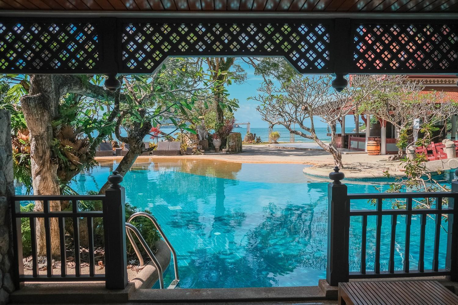 Lagoon Pool Access with Bathtub - Photo 10