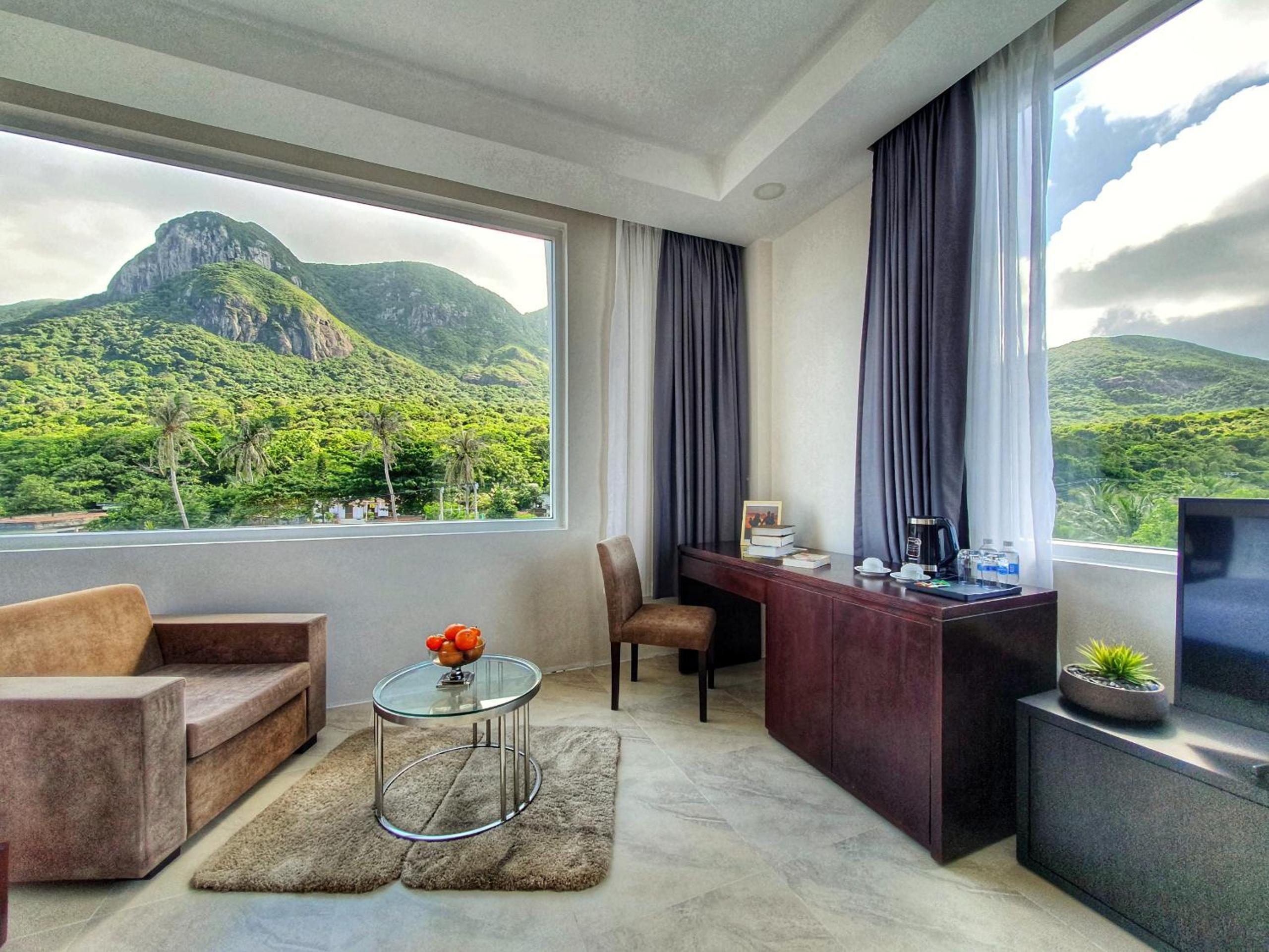 Premier Deluxe Room with Mountain View photo 3