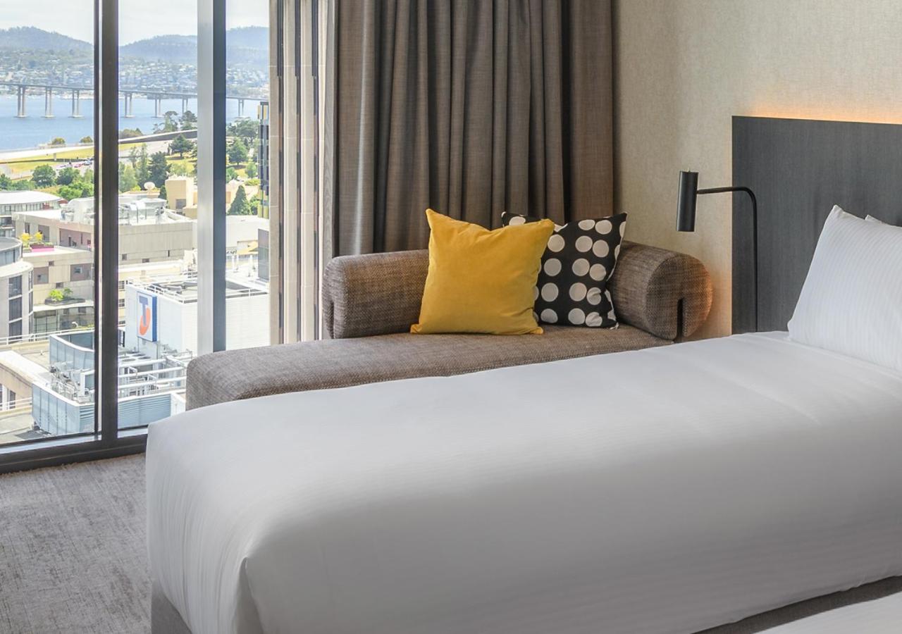 Deluxe Twin Room with Harbor View - Photo 4