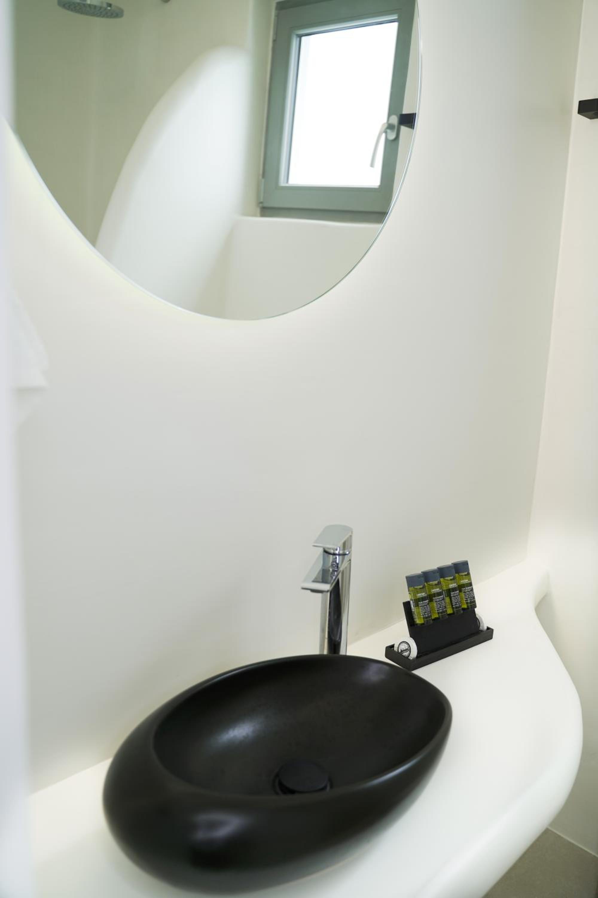 Deluxe Double with Sea View & Hot Tub - Photo 6