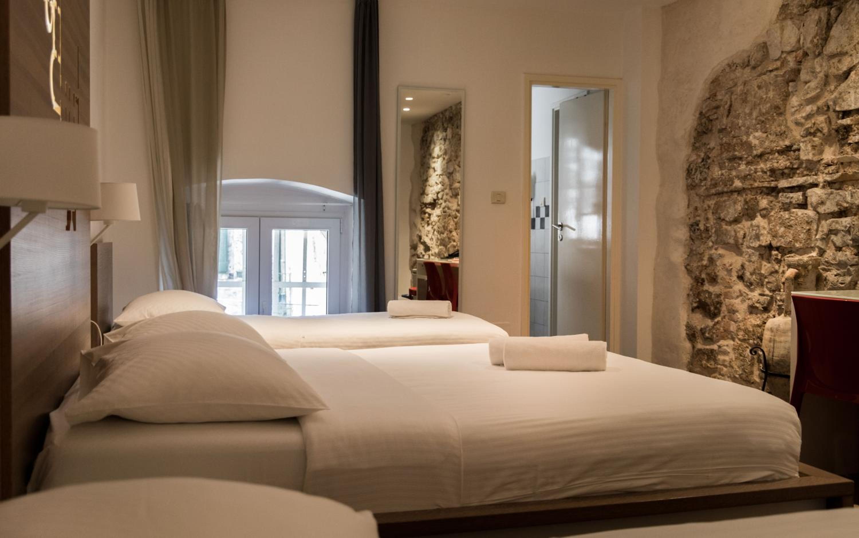 Comfort Room - Photo 1