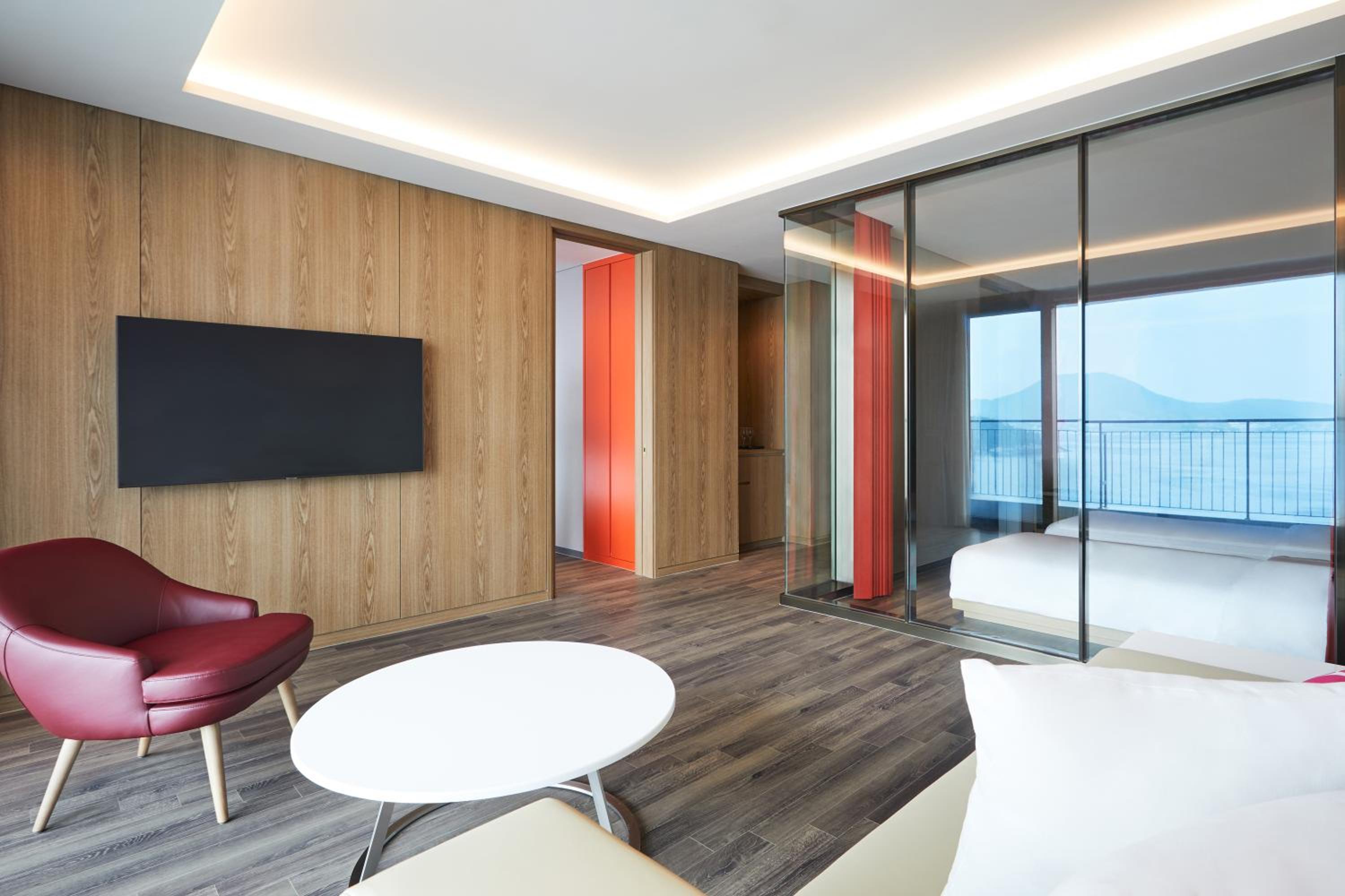 Superior Suite - Photo 7