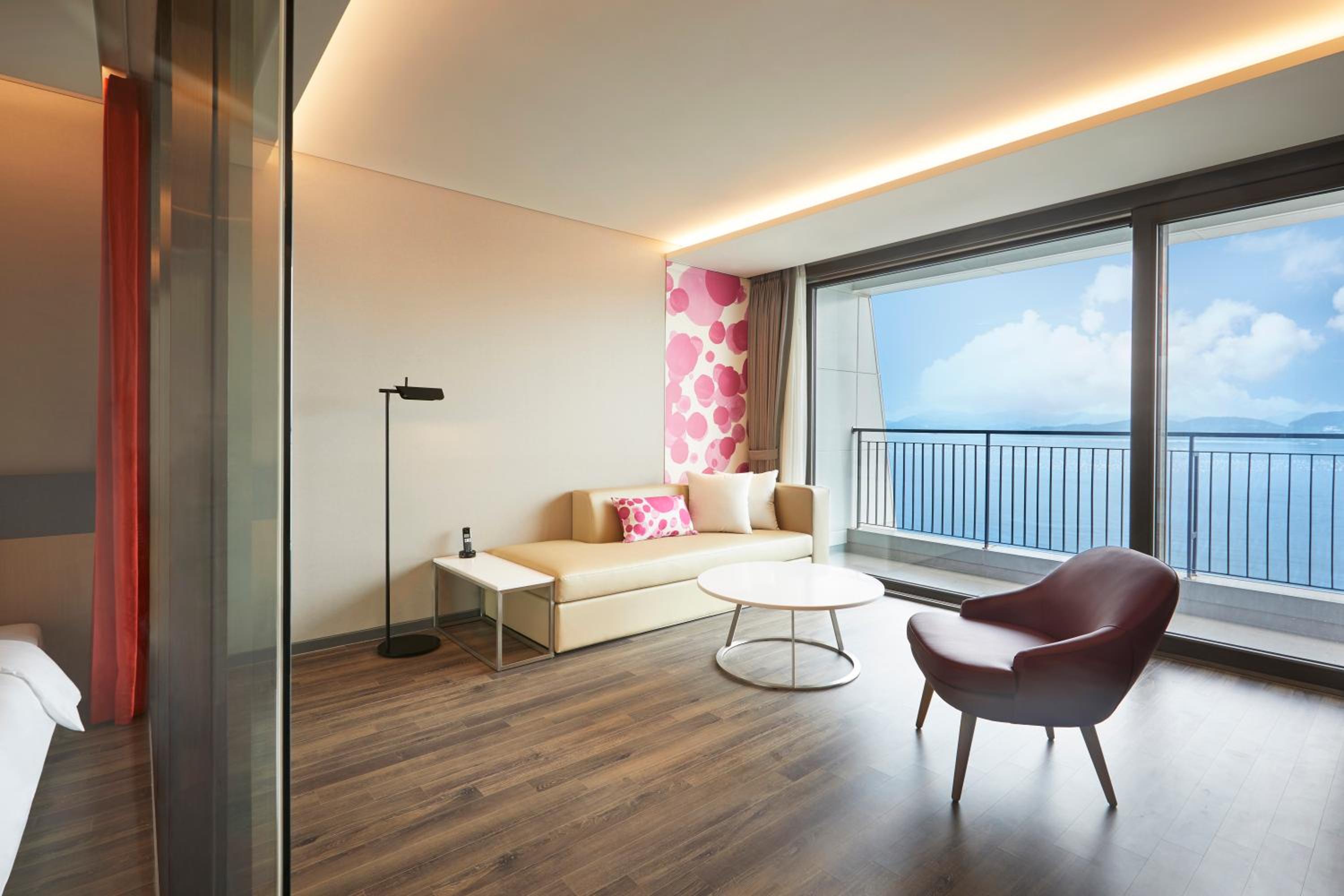 Superior Suite with Sea View - Photo 1