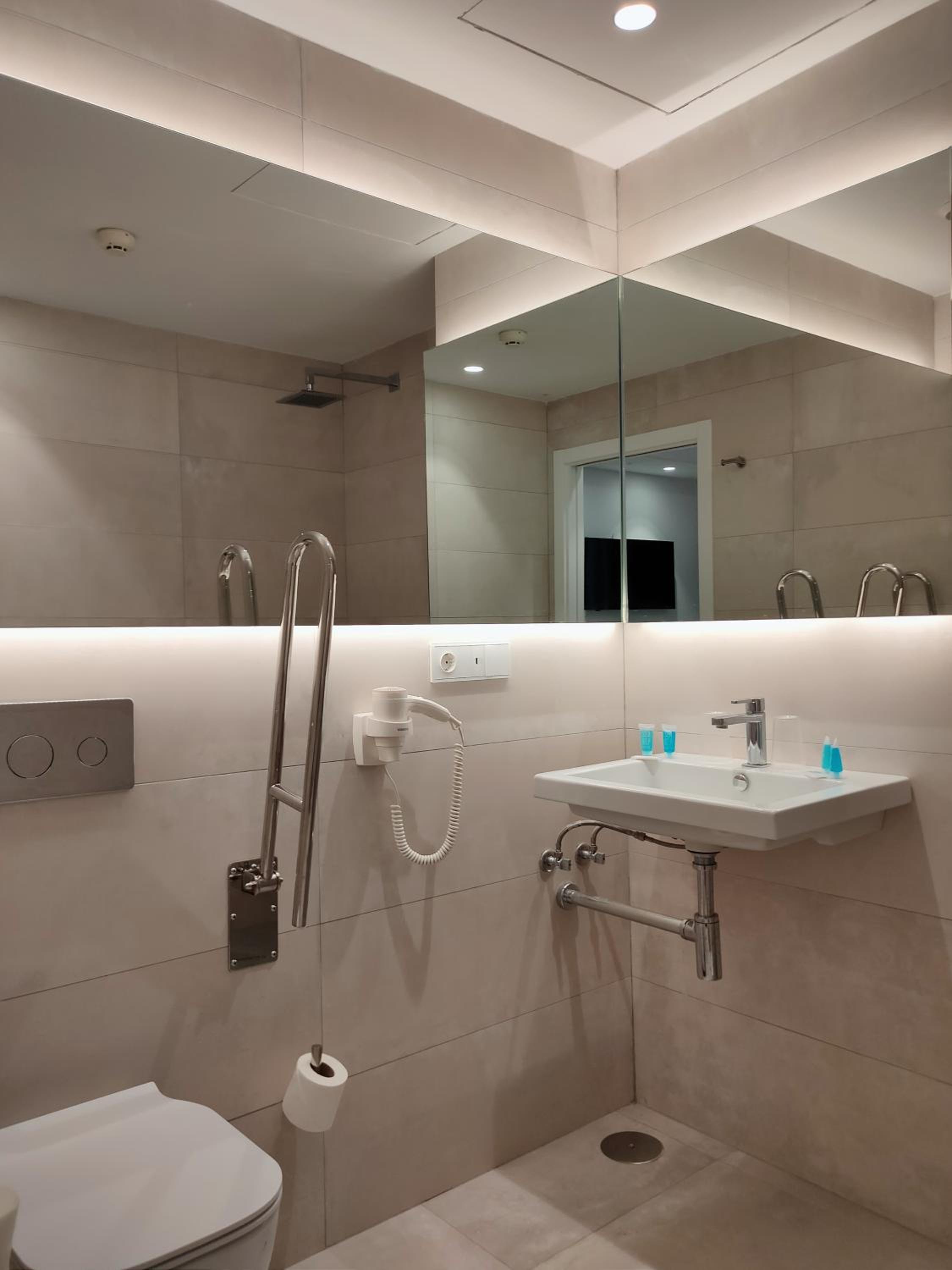Dormos Hotel, Foto 2