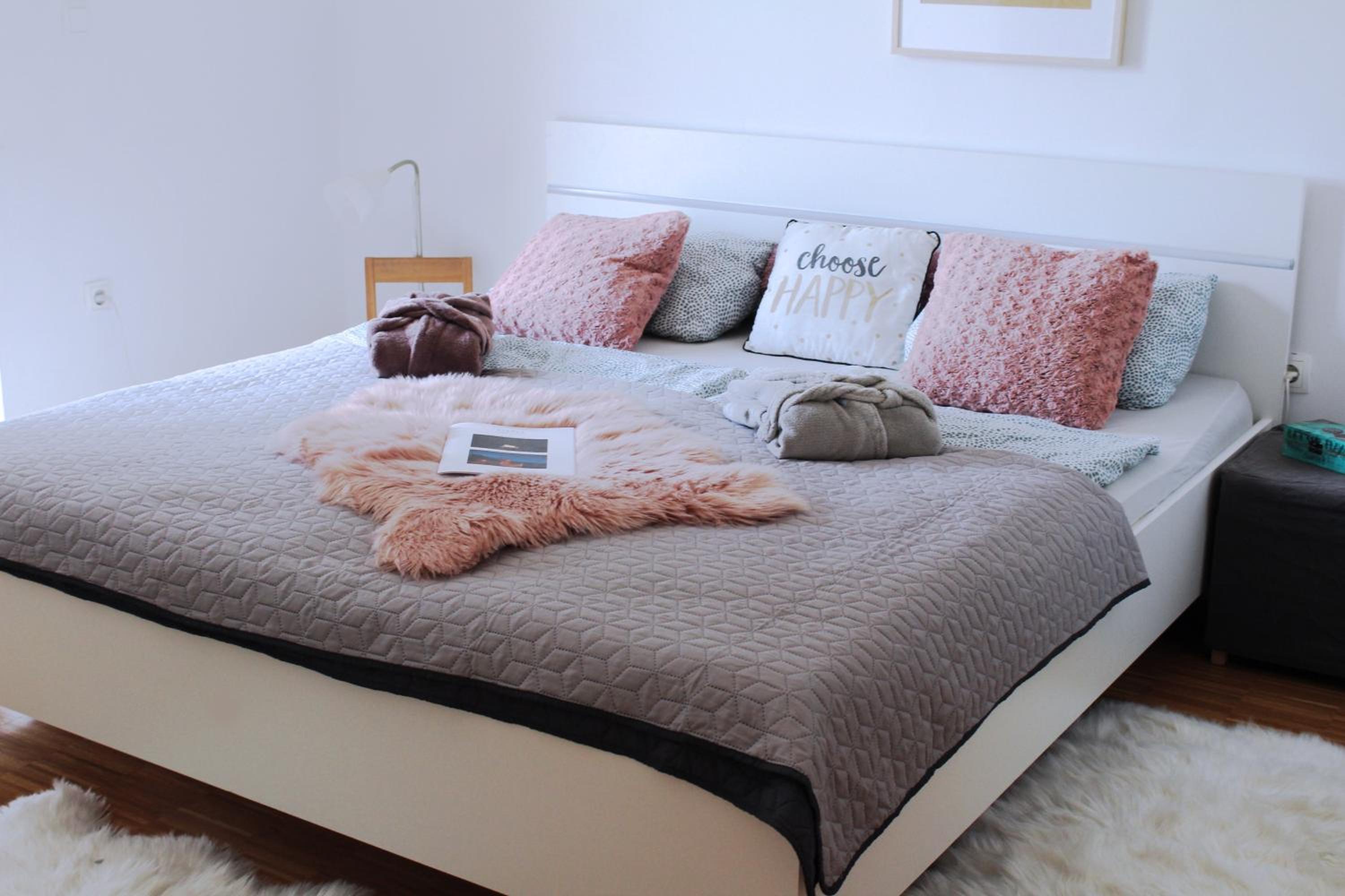 Two-Bedroom Apartment - Photo 23
