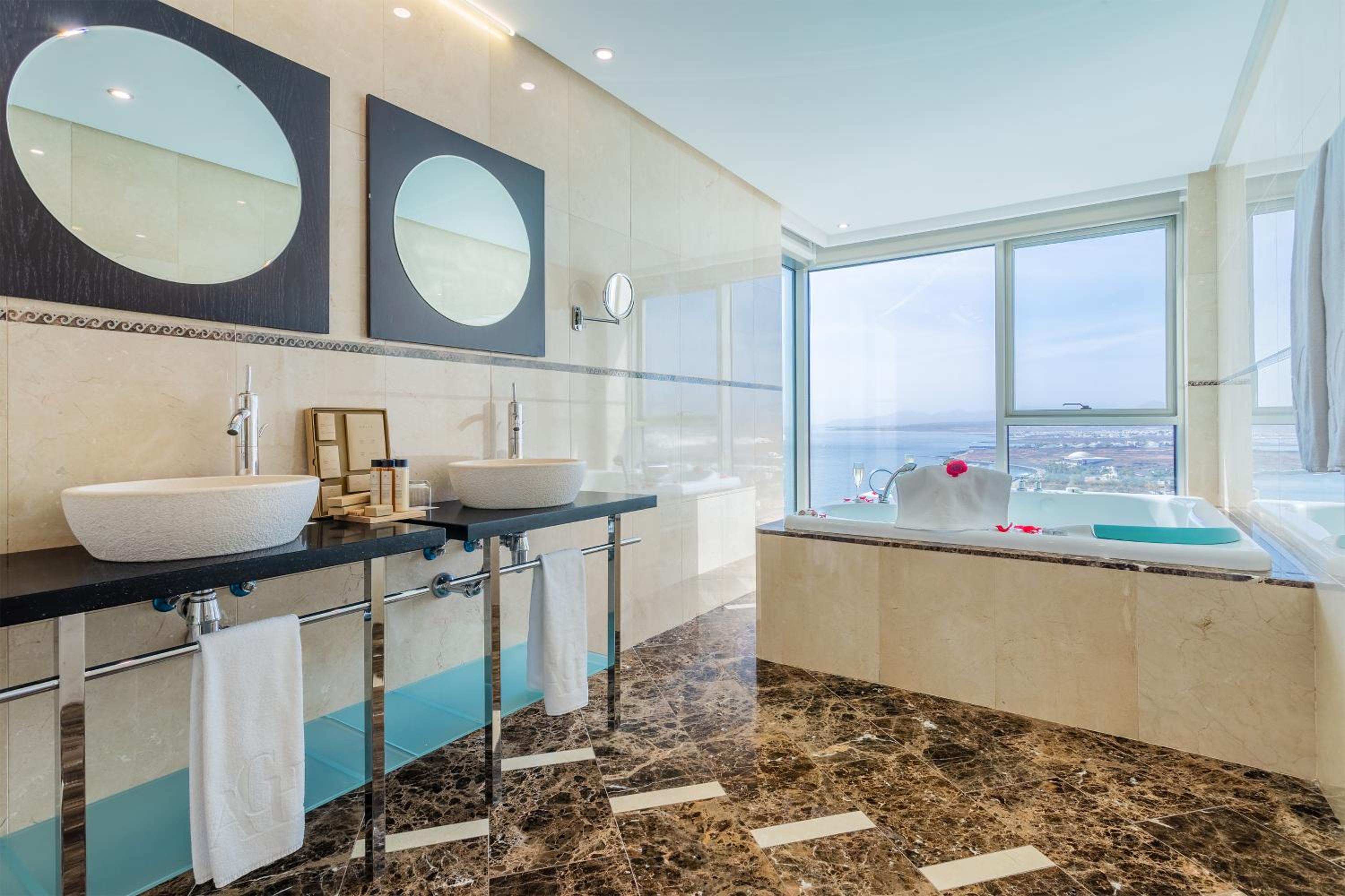 Imperial Suite - Photo 5