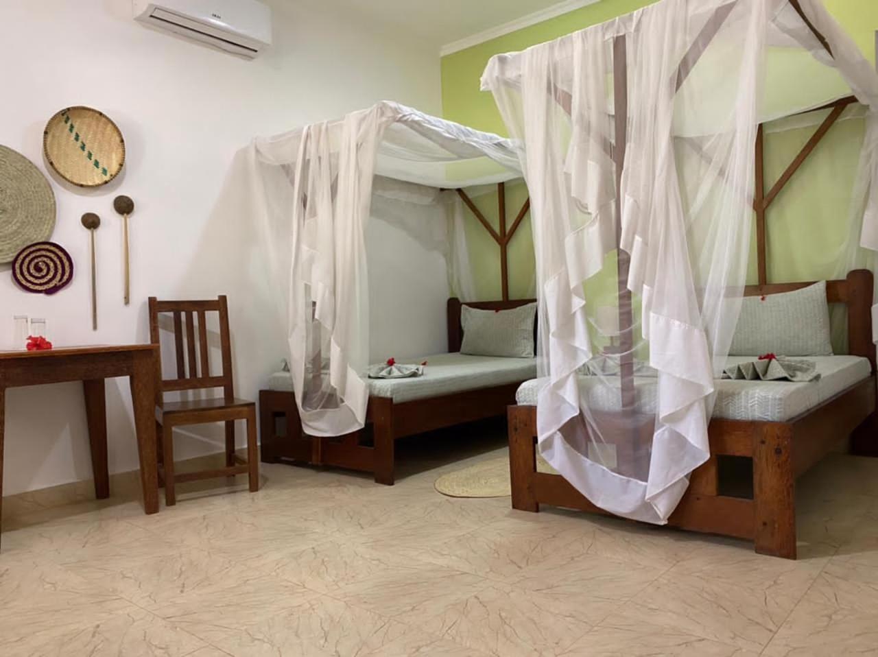 Twin Room with Garden View - Photo 10