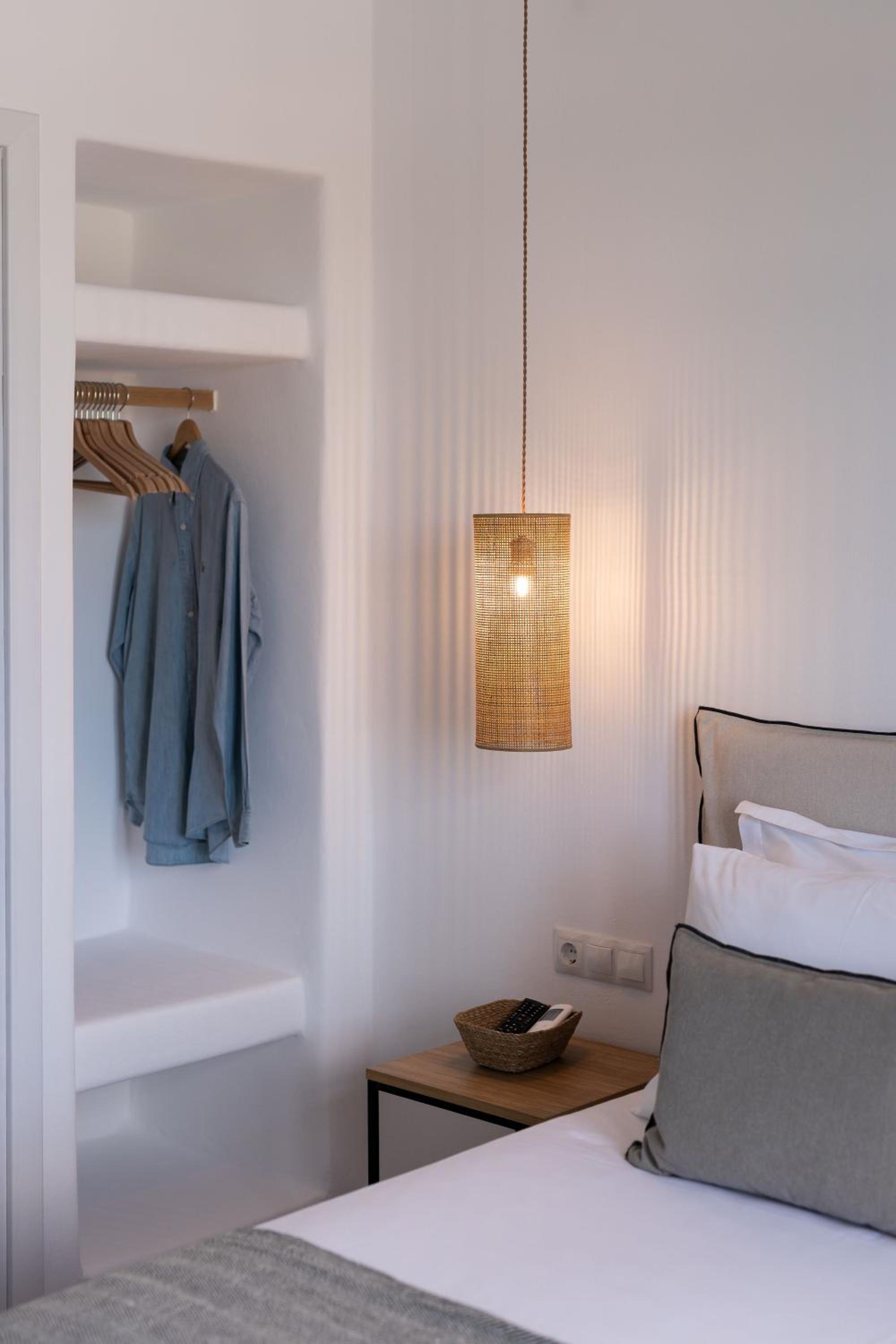 Elegant Double Room with Sea View - Photo 8